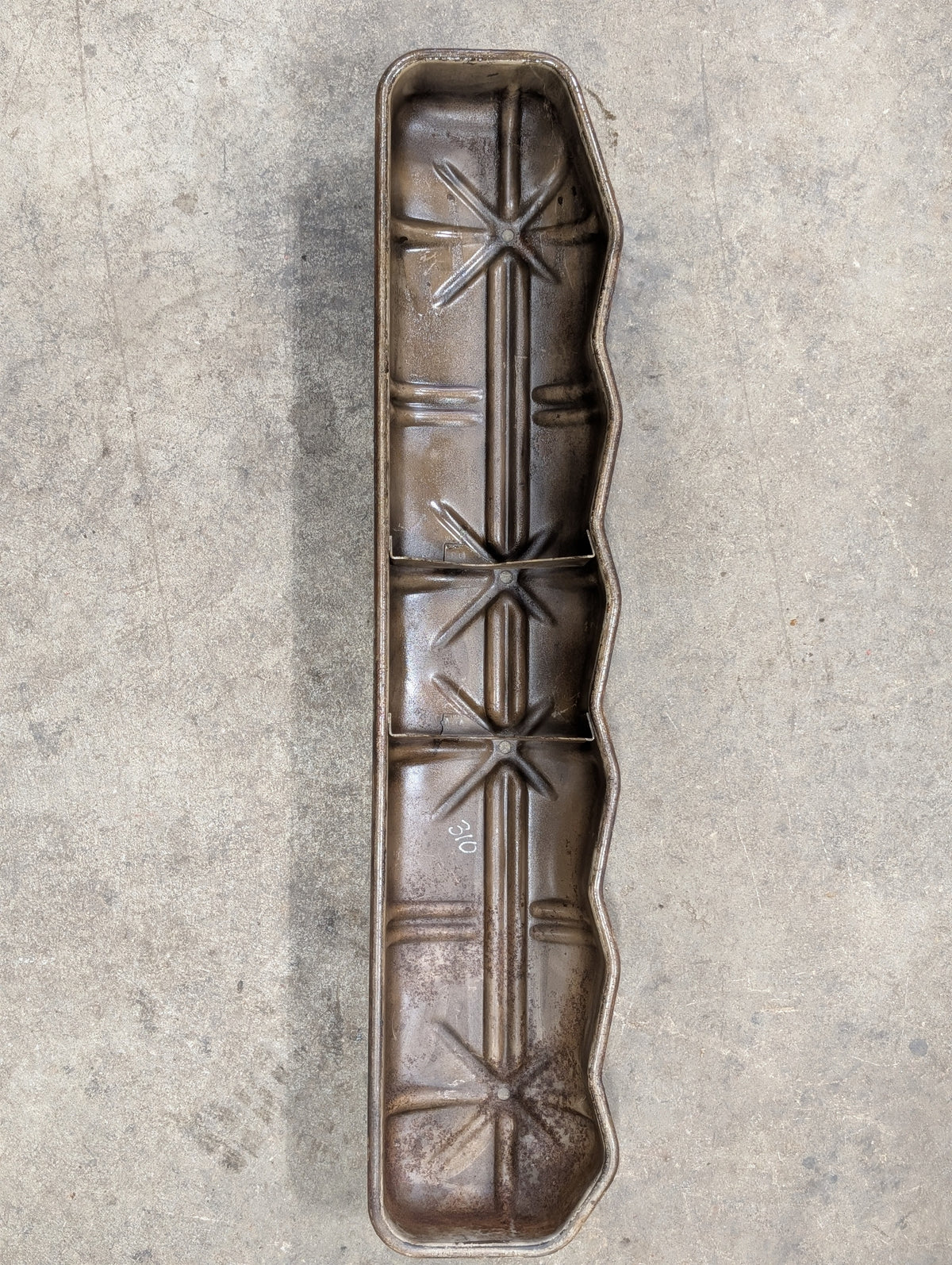 Valve Cover IH International 3132840R91 USED