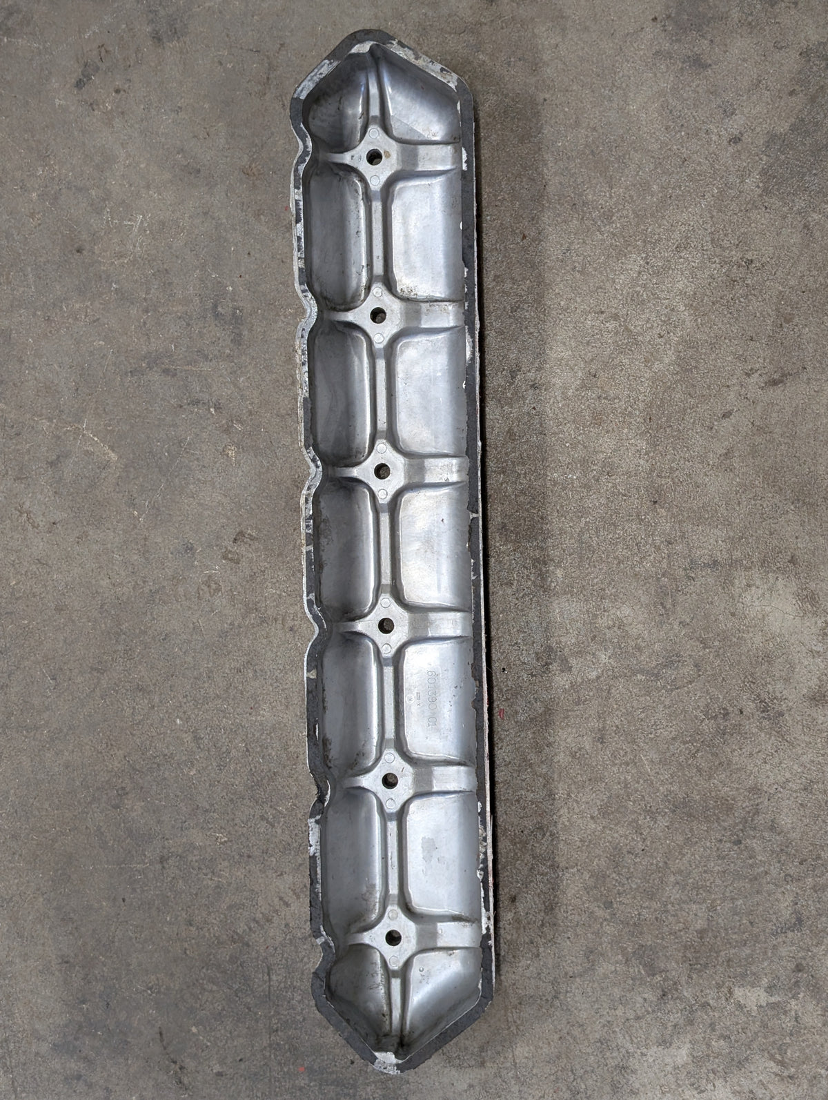 Valve Cover IH International 601390C2 328679R2 USED