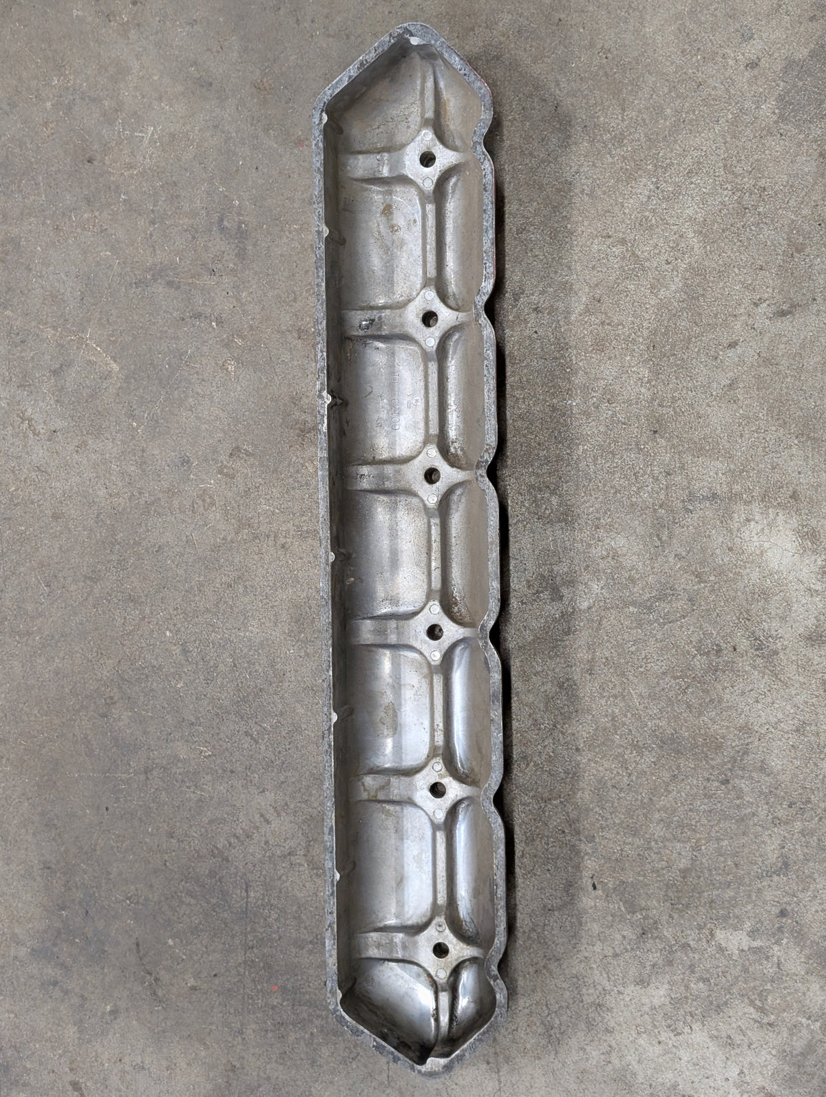 Valve Cover IH International 601390C2 328679R2 USED