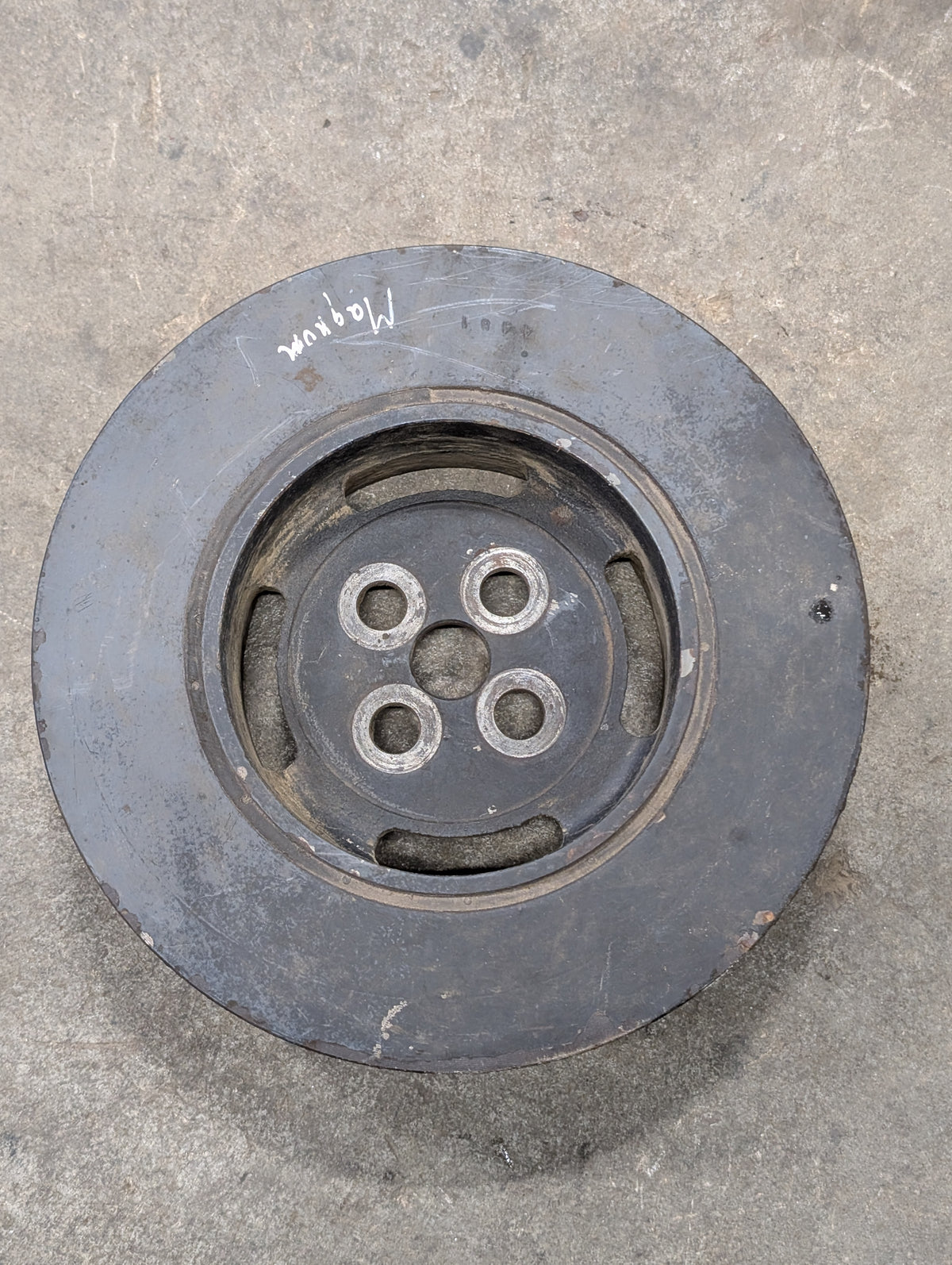 Crankshaft Damper Pulley IH International J925568 3925568 USED