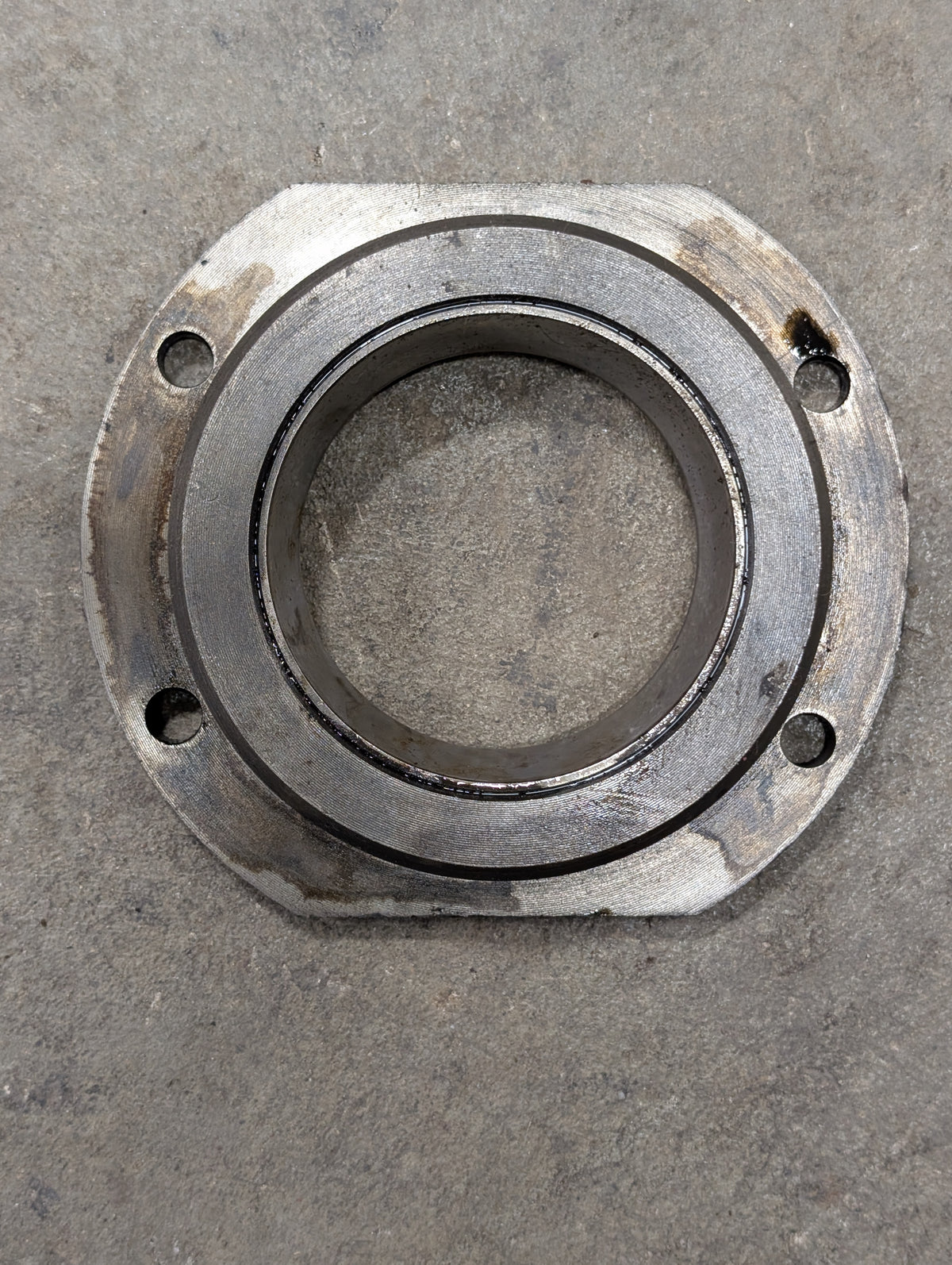 Front Bearing Cage IH International 528682R1 USED