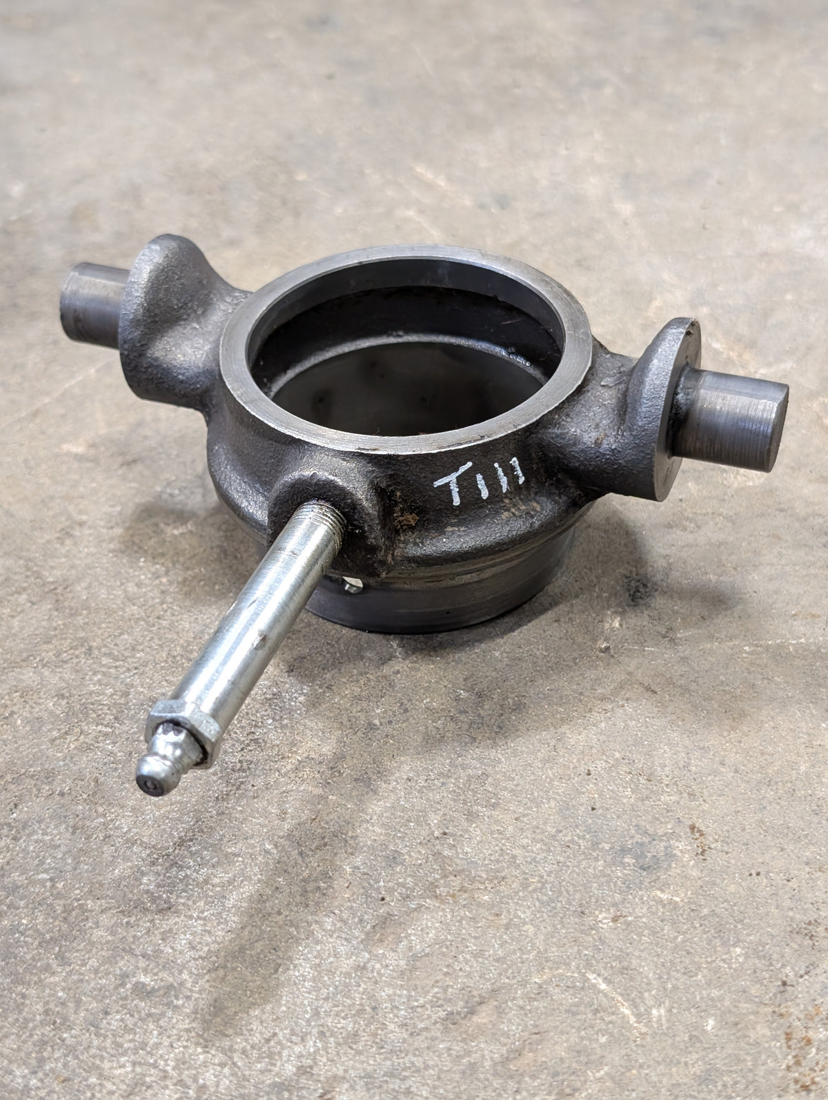 Clutch Bearing Carrier IH International 380109R1 USED