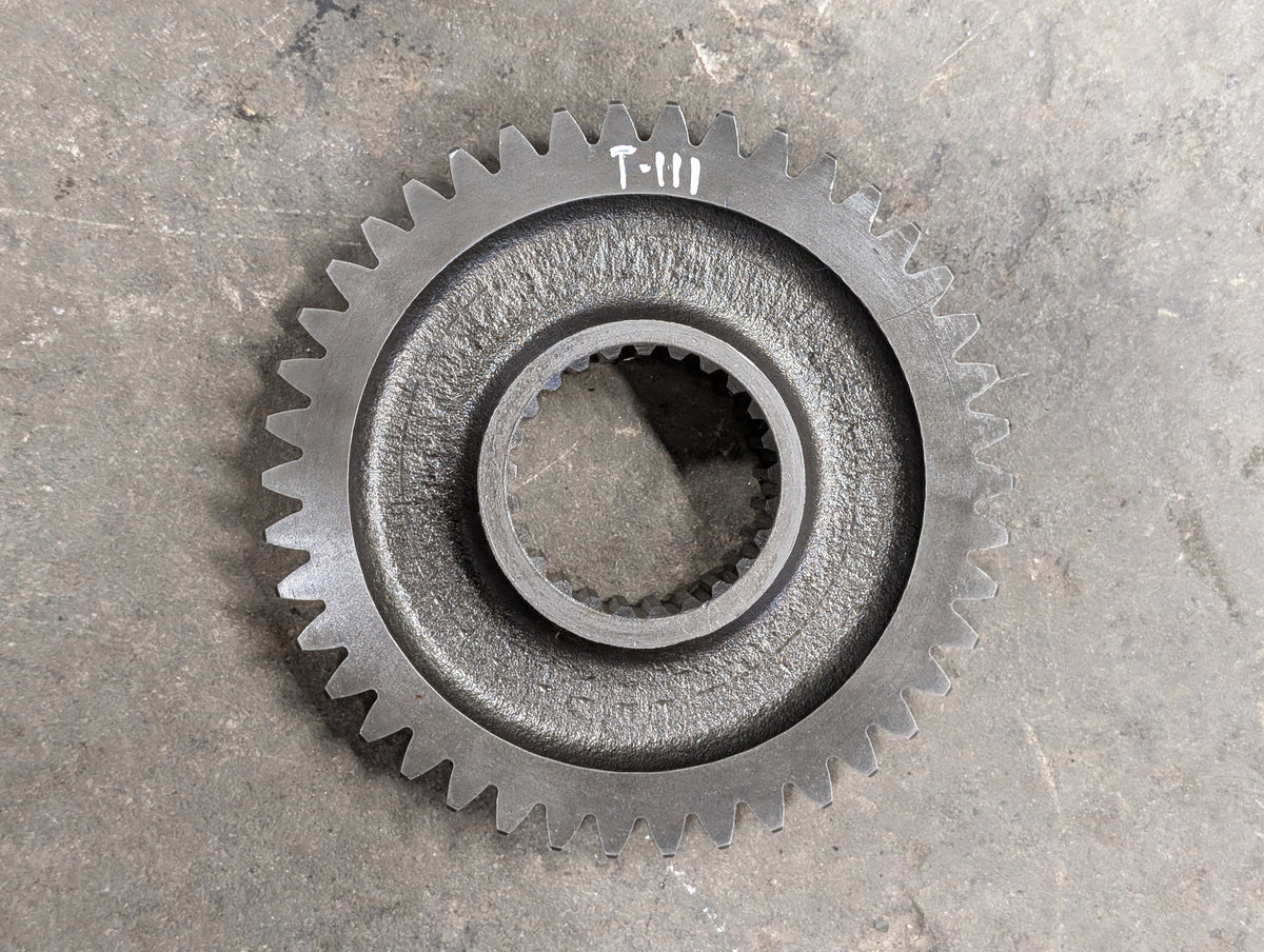 3rd Speed Driving Gear IH International 528671R1 USED