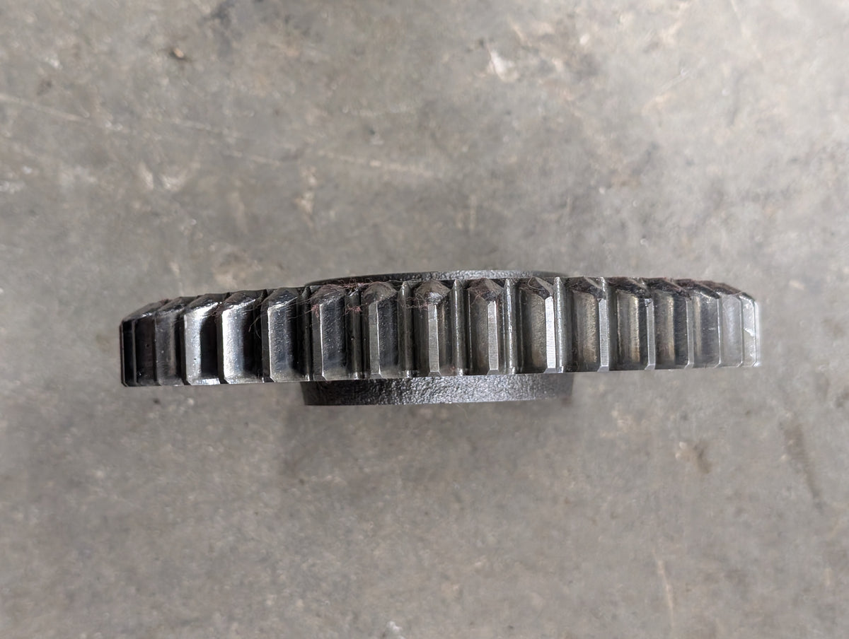 3rd Speed Driving Gear IH International 528671R1 USED