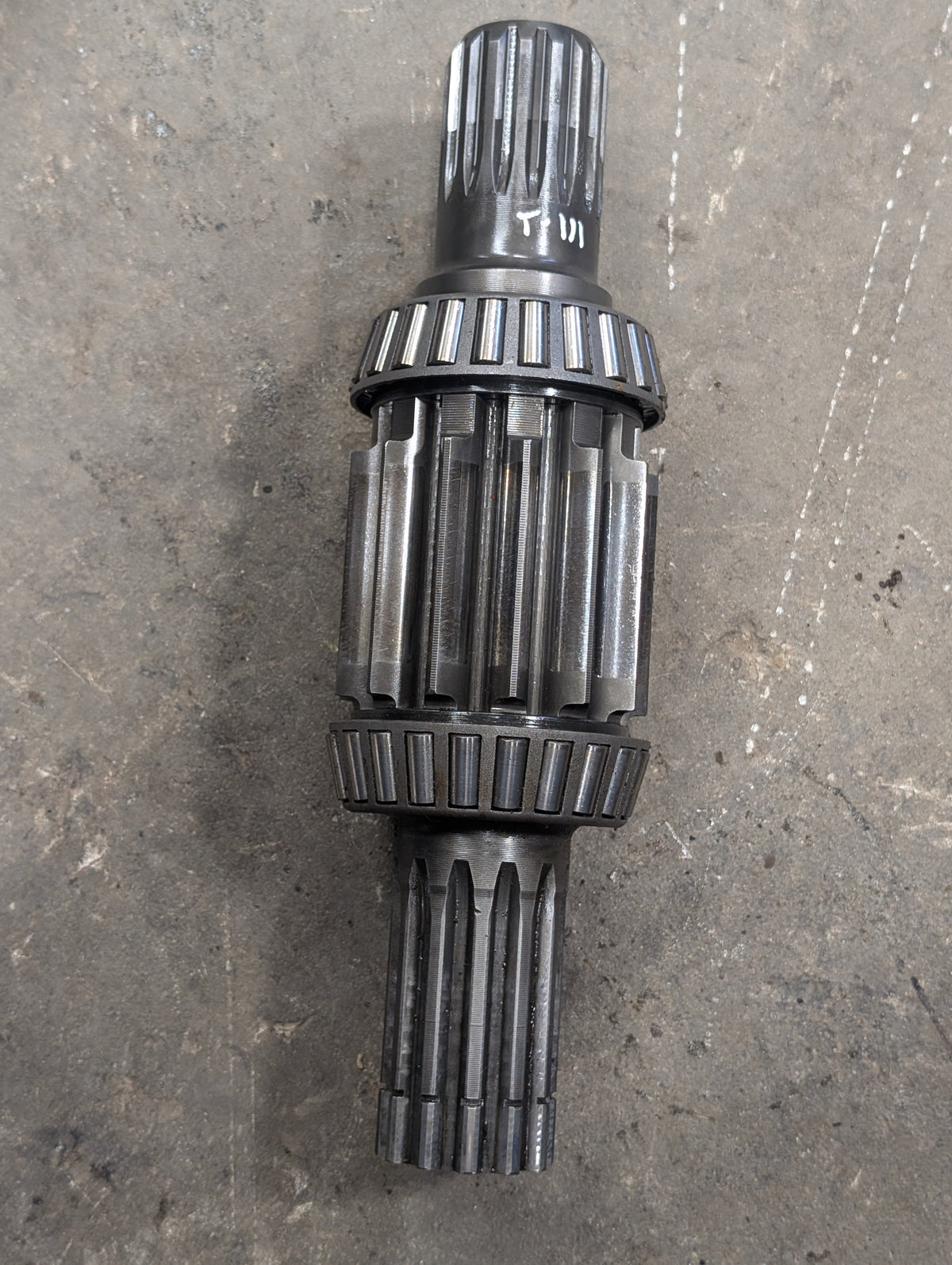 Right Bull Pinion Brake Shaft IH International 104702C1 USED