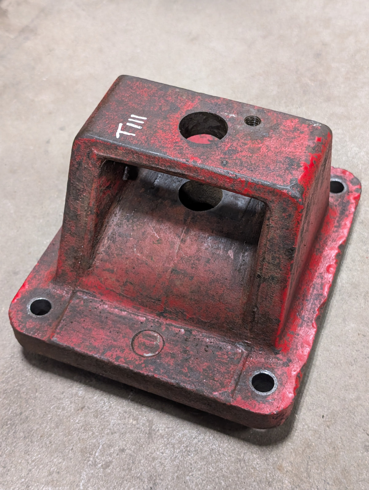 Drawbar Pivot Support IH International 72475C1 USED
