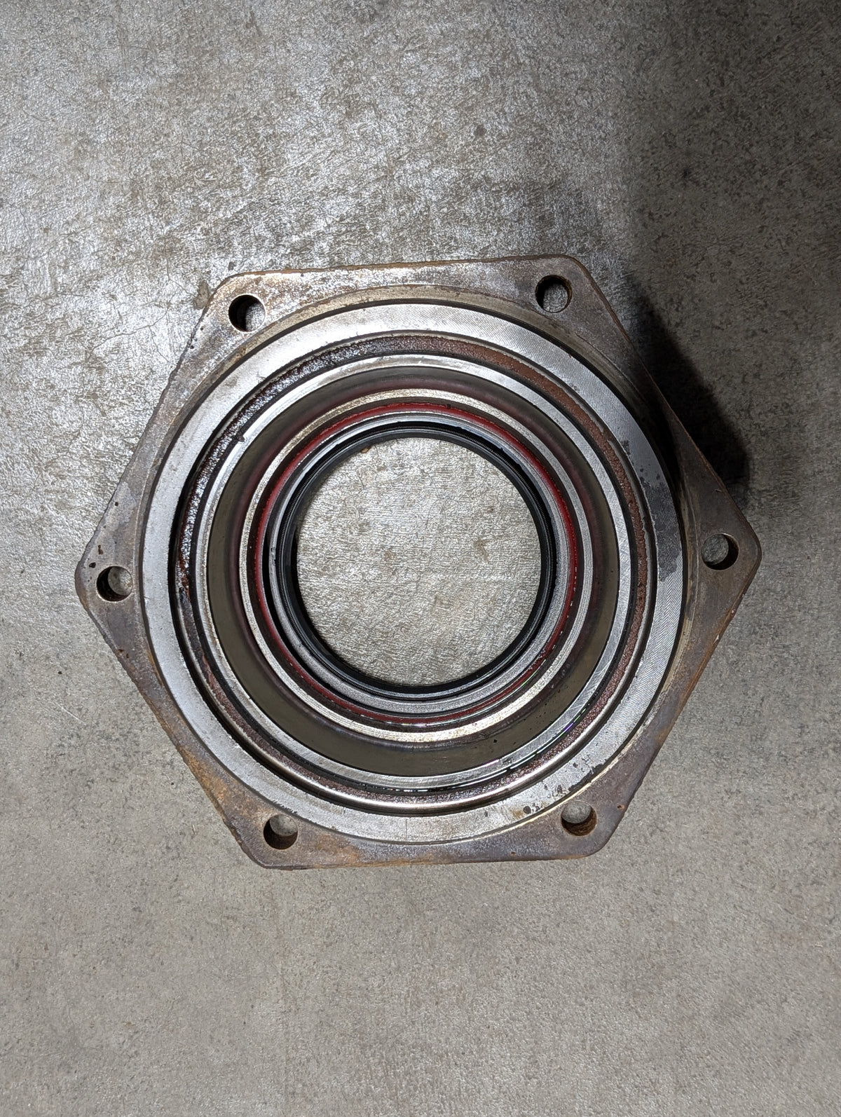 Rear Axle Cap IH International 530033R2 USED