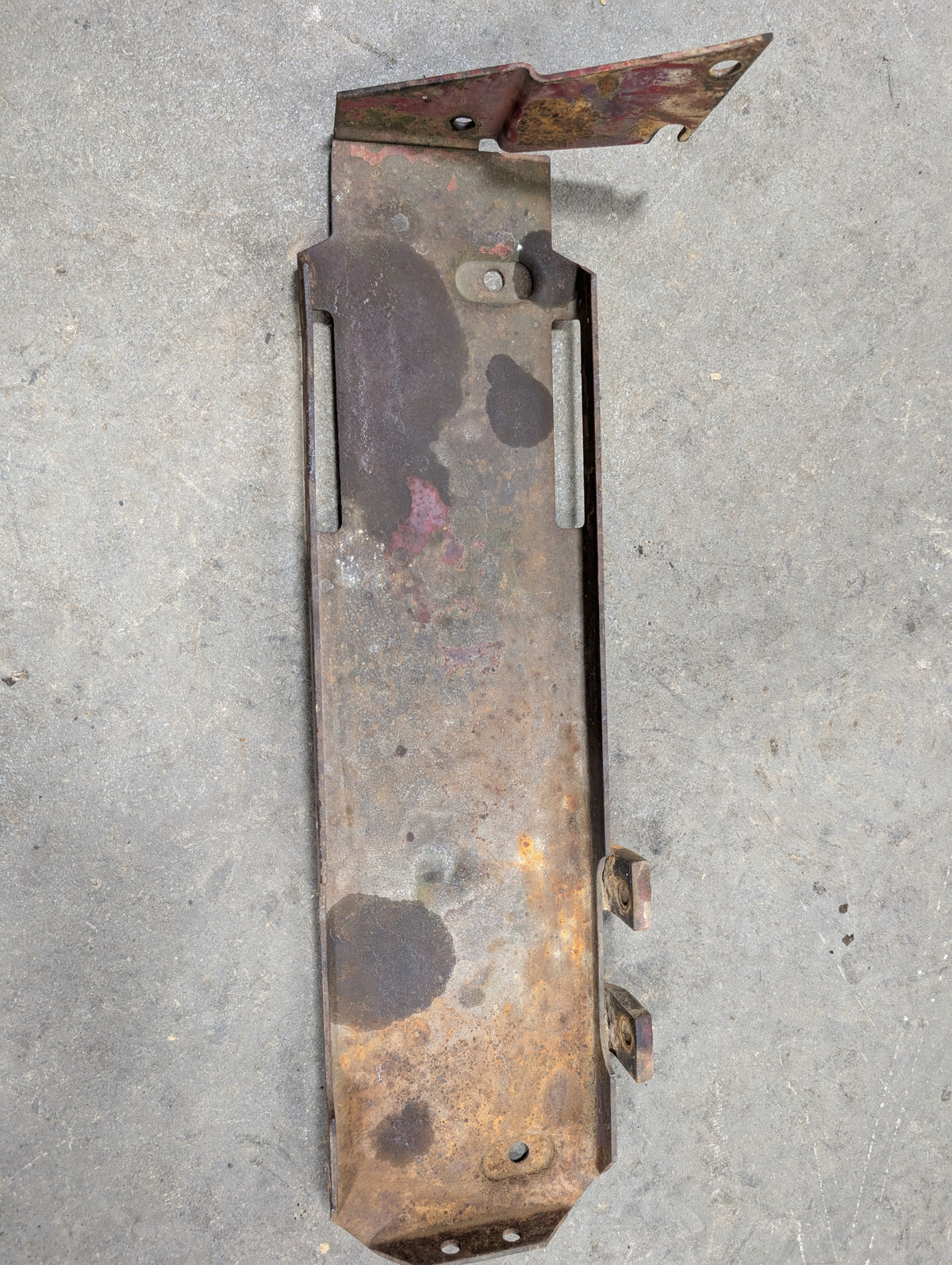 Left Battery Tray IH International 399048R1 USED