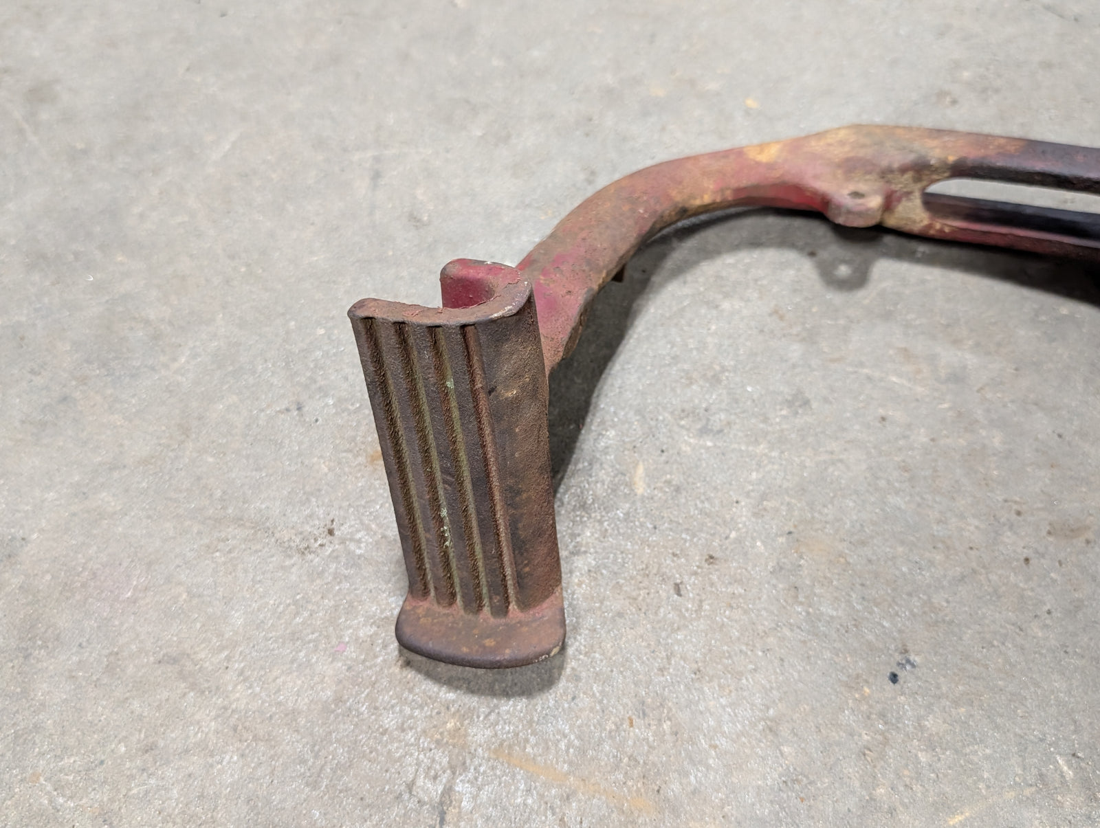 IH 856 Clutch Pedal 