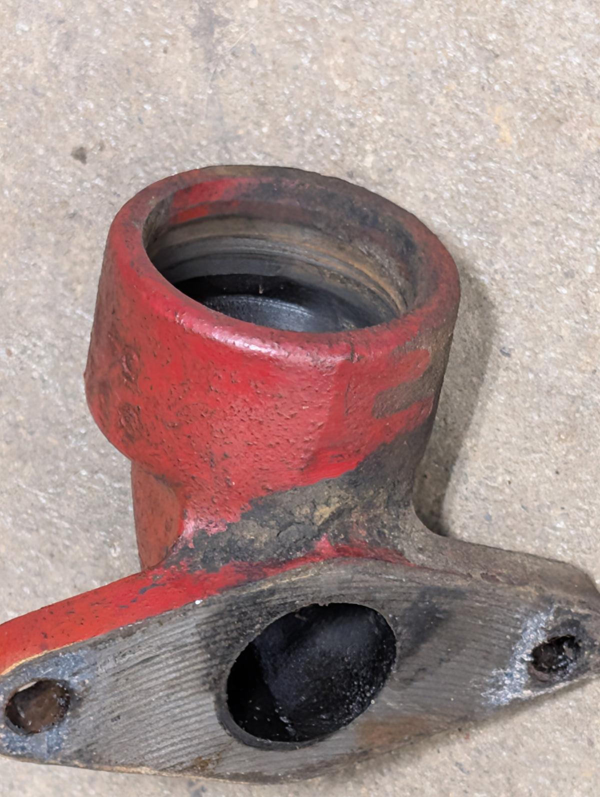 Engine Oil Elbow IH International 332554R1 USED