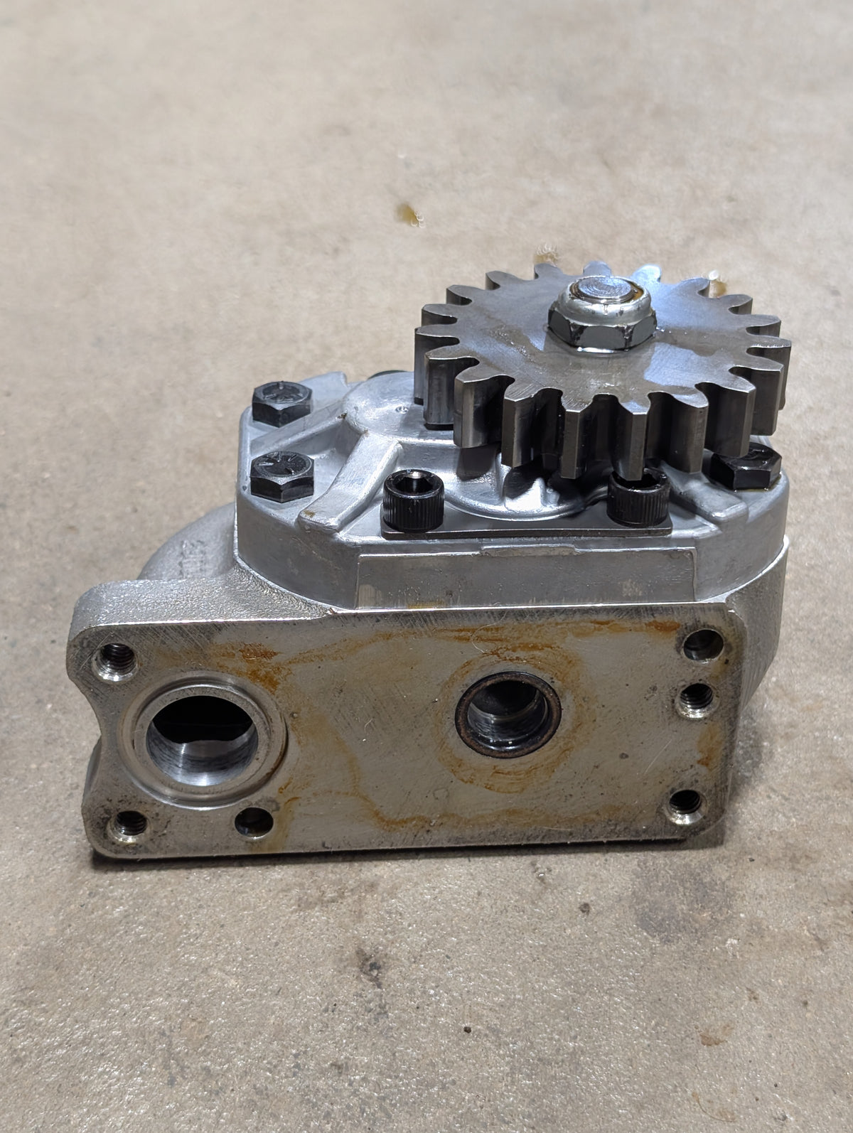 Hydraulic Pump IH International 1949302C1 USED