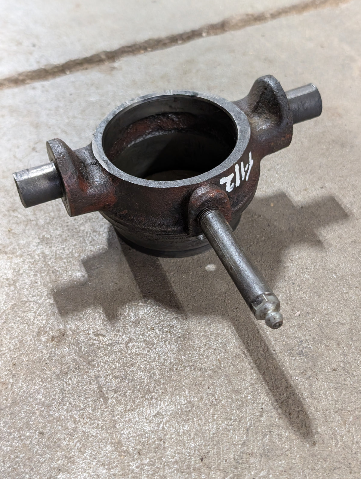 Clutch Bearing Carrier IH International 380109R1 USED