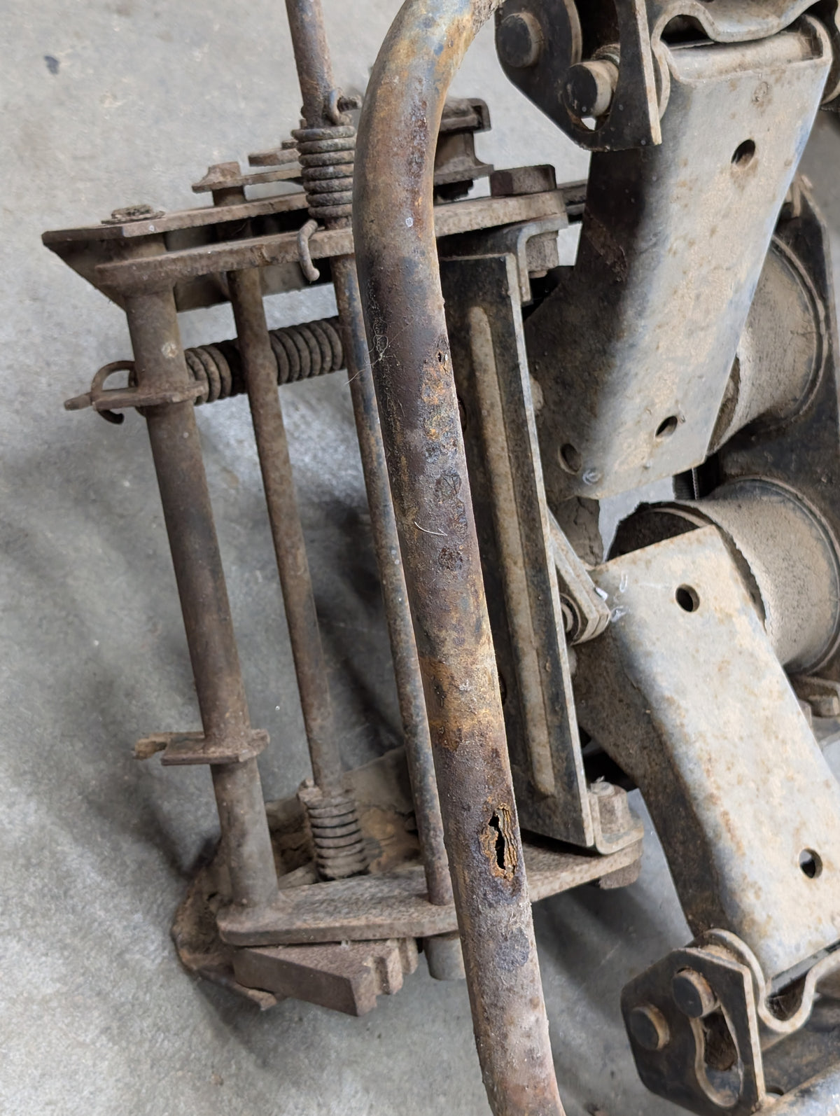 Mechanical Seat Suspension IH International 379319R93 USED