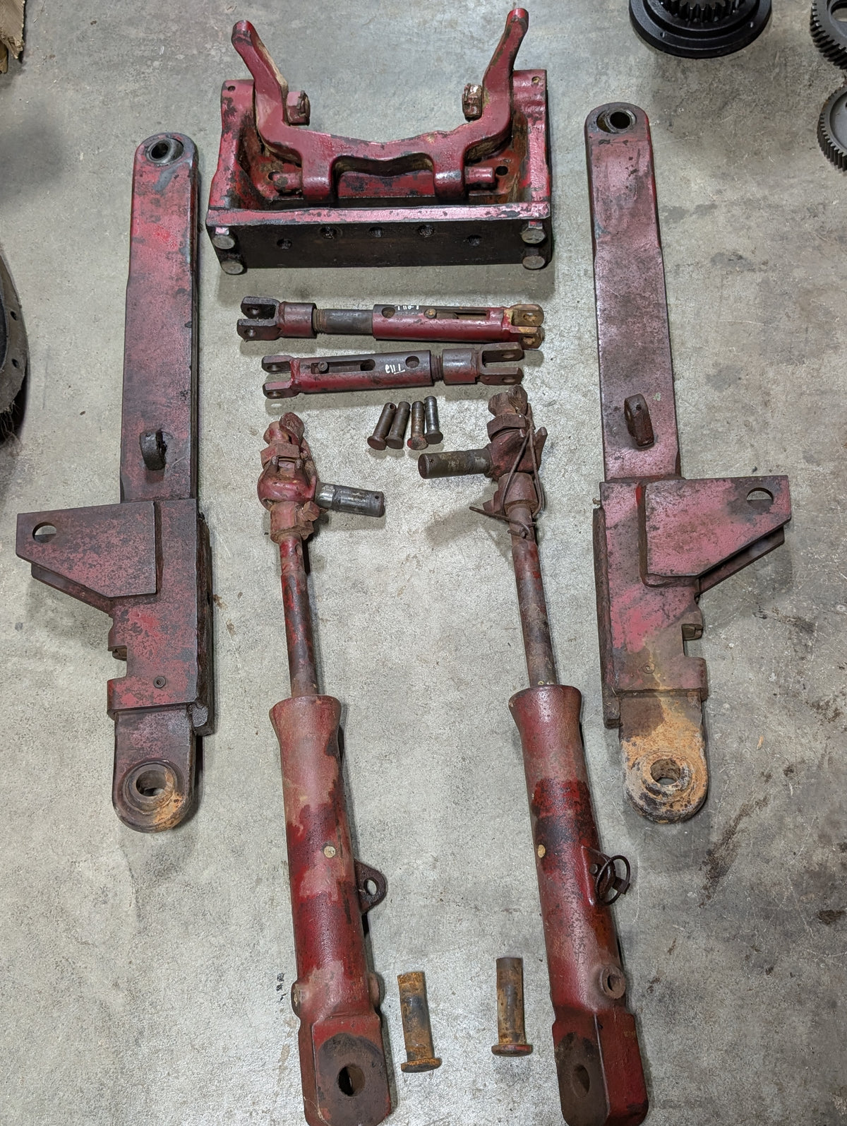 Category 2 Hitch Assembly IH International 539749R91 406243R2 398250R92 398249R92 396752R1 USED