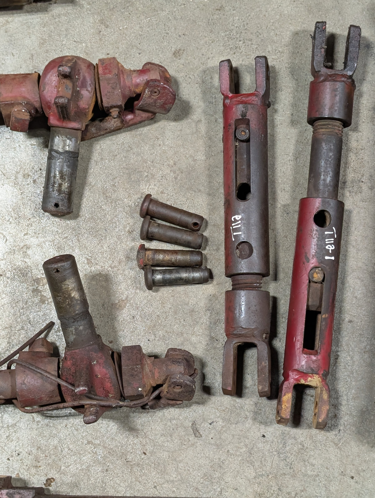 Category 2 Hitch Assembly IH International 539749R91 406243R2 398250R92 398249R92 396752R1 USED