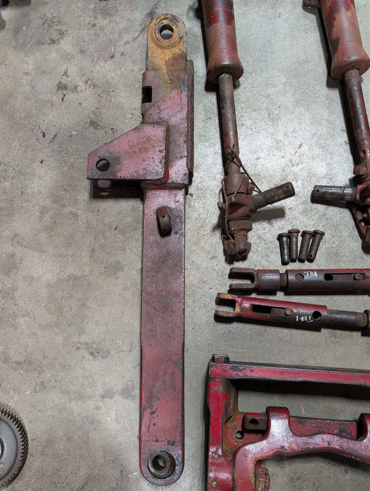 Category 2 Hitch Assembly IH International 539749R91 406243R2 398250R92 398249R92 396752R1 USED