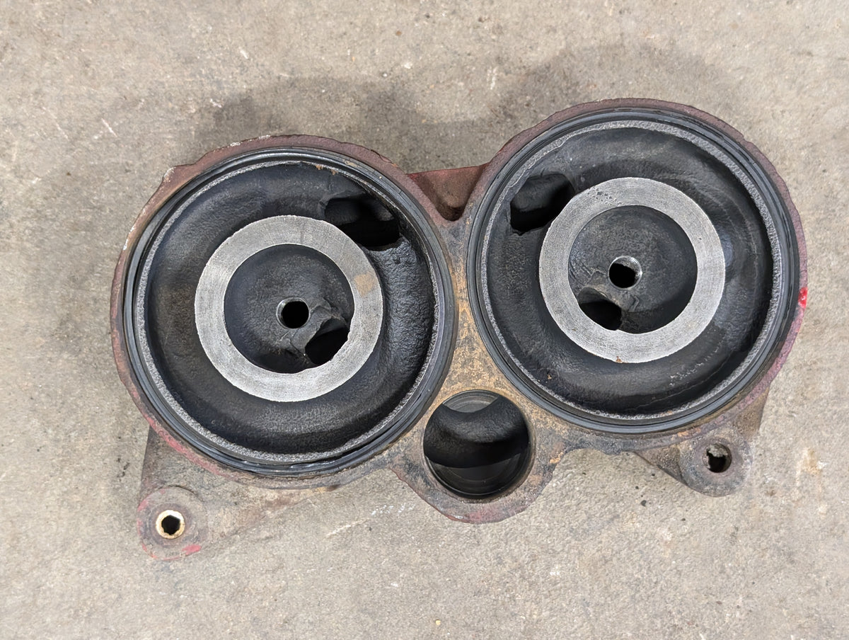 Oil Filter Base IH International 332390R1 607266C11 USED