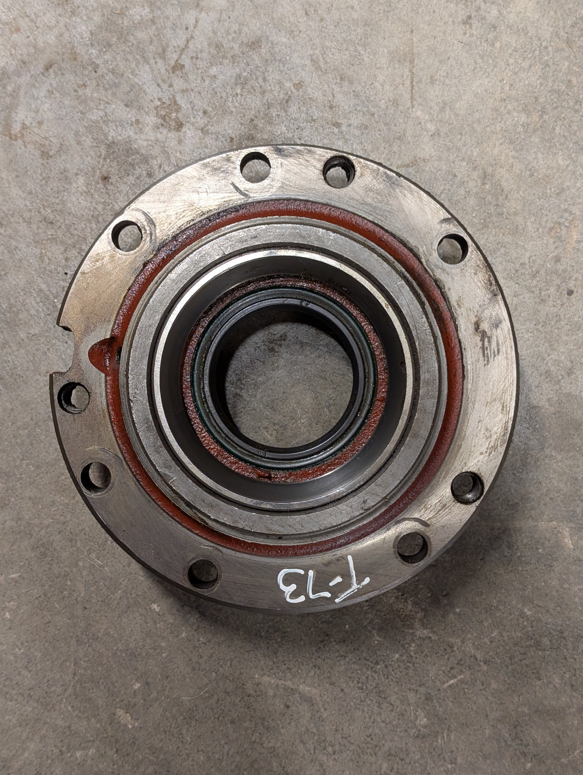 Right Differential Bearing Retainer IH International 400900R1 USED