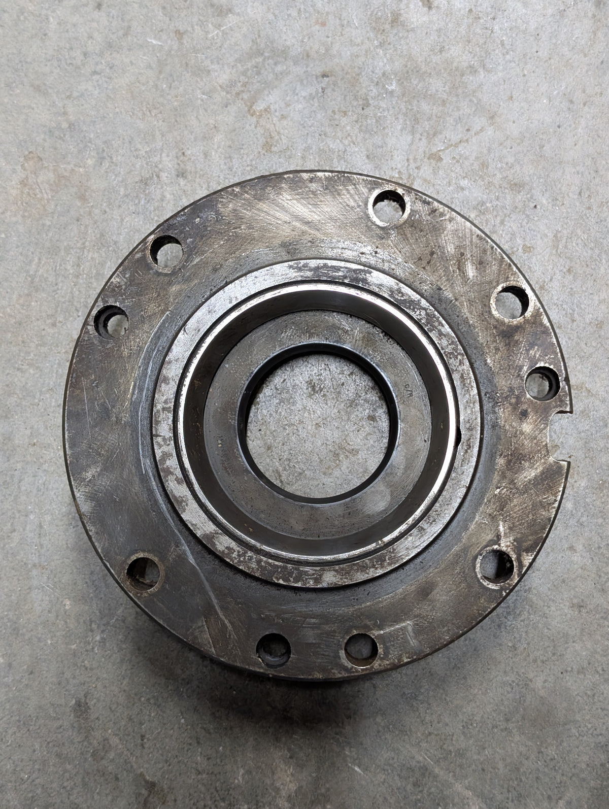 Right Differential Bearing Retainer IH International 391685R1 USED