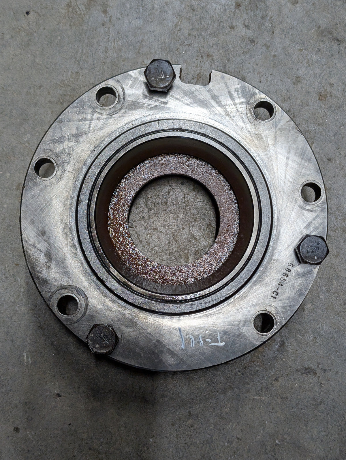 Right Differential Bearing Retainer IH International 68684C1 USED