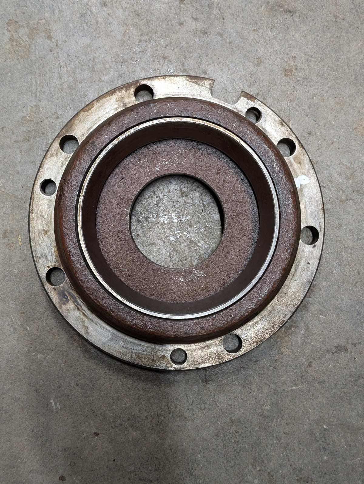 Right Differential Bearing Retainer IH International 68683C1 USED