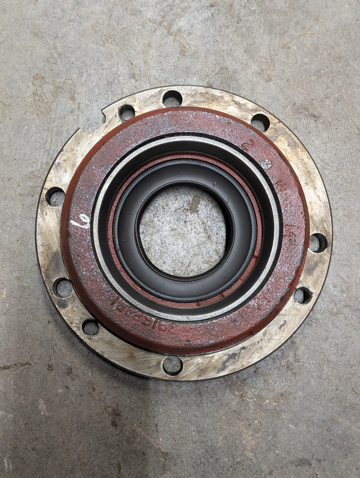 Left Differential Bearing Retainer IH International 391688R1 USED