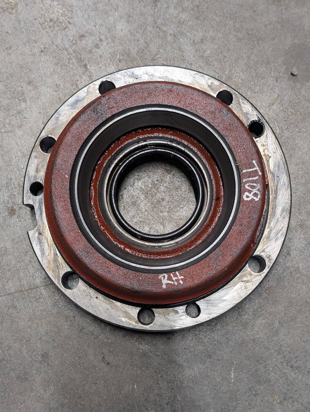 Right Differential Bearing Retainer IH International 380199R2 USED