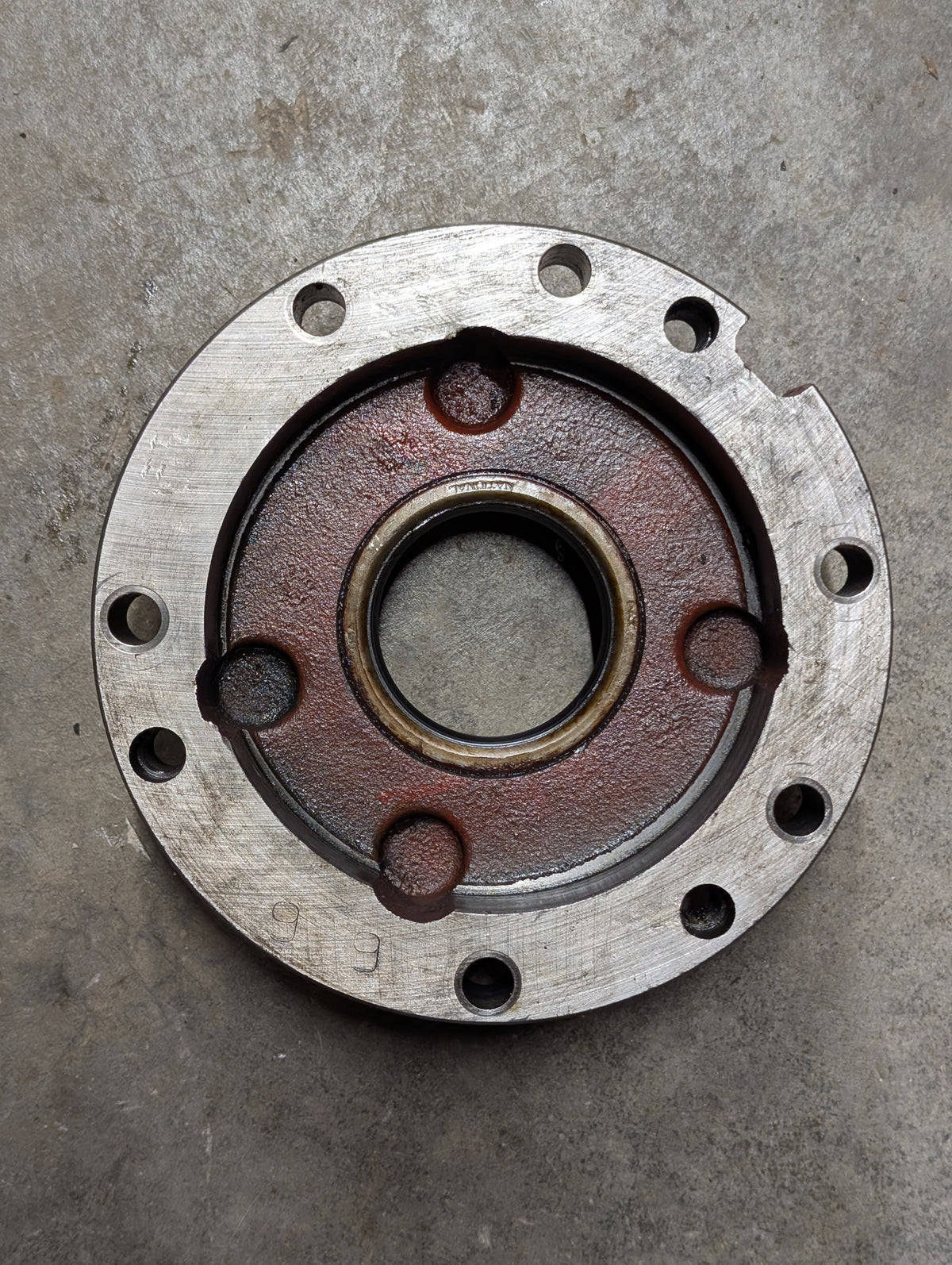 Left Differential Bearing Retainer IH International 384086R2 USED