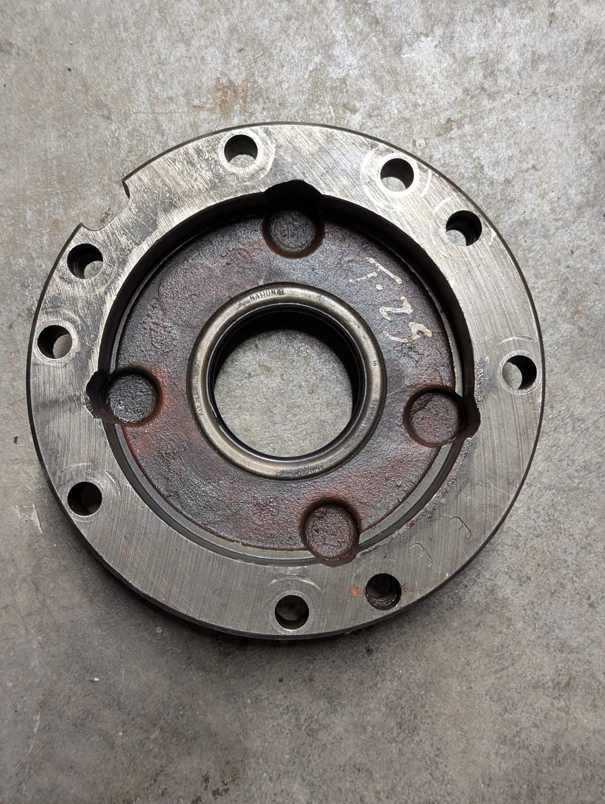 Left Differential Bearing Retainer IH International 384086R2 USED