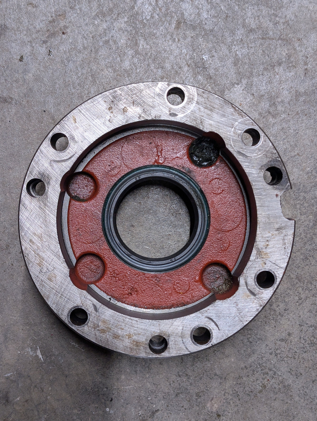 Left Differential Bearing Retainer IH International 384086R2 USED