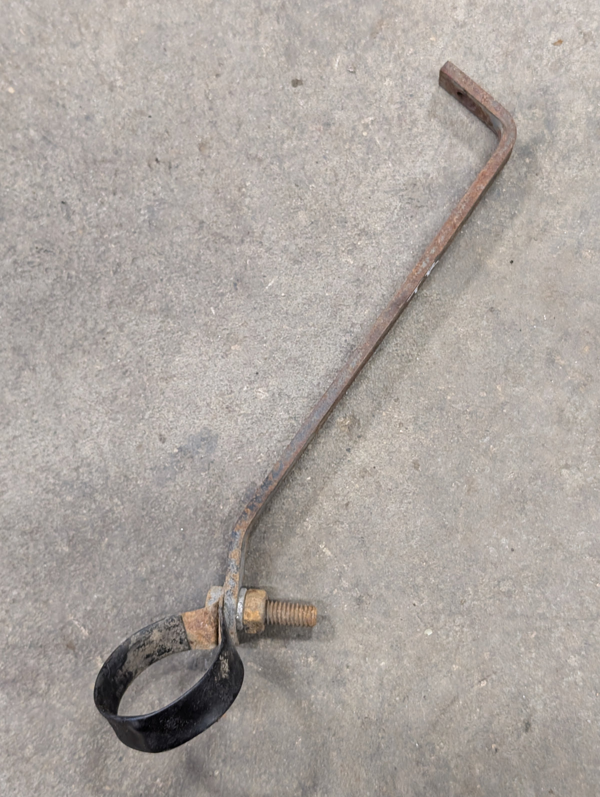 Bracket IH International 586979C2 USED