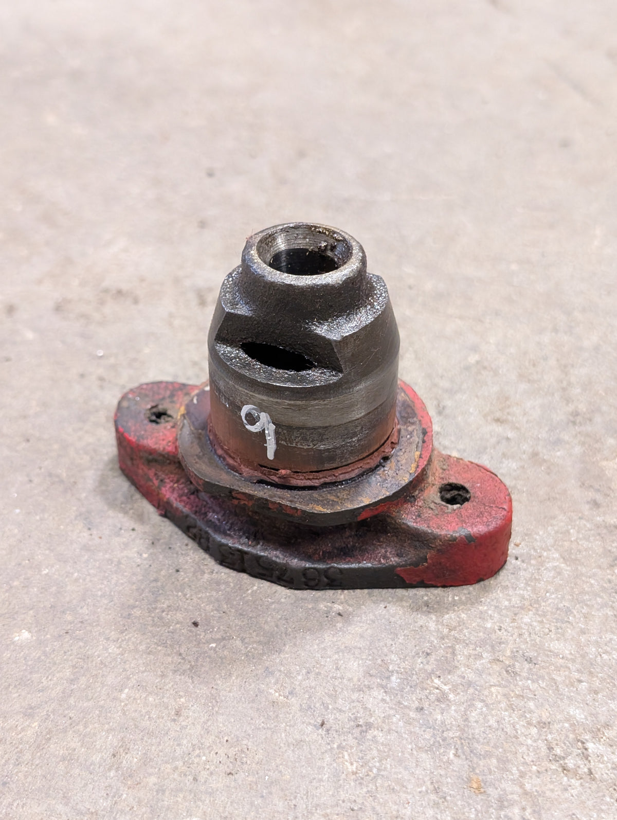 Distributor Mount Adaptor IH International 367513R2 403376R1 USED