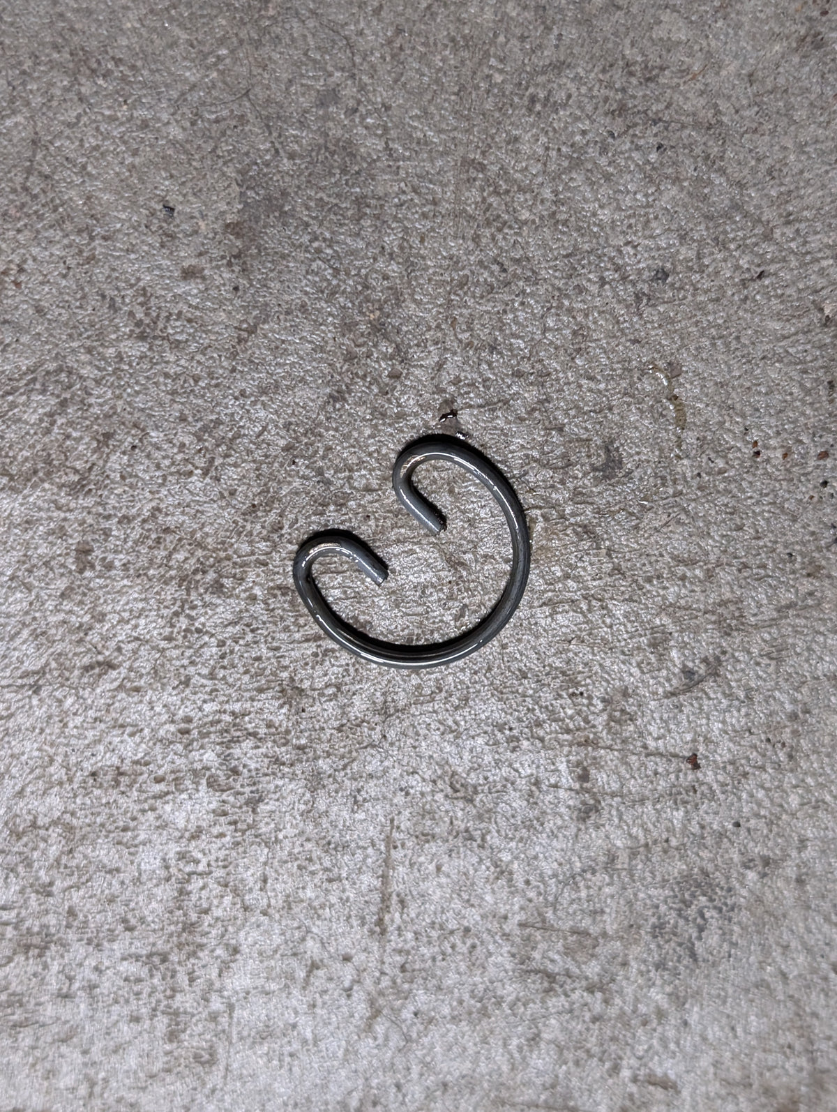 Piston Pin Retainer Snap Ring IH International 19517D USED