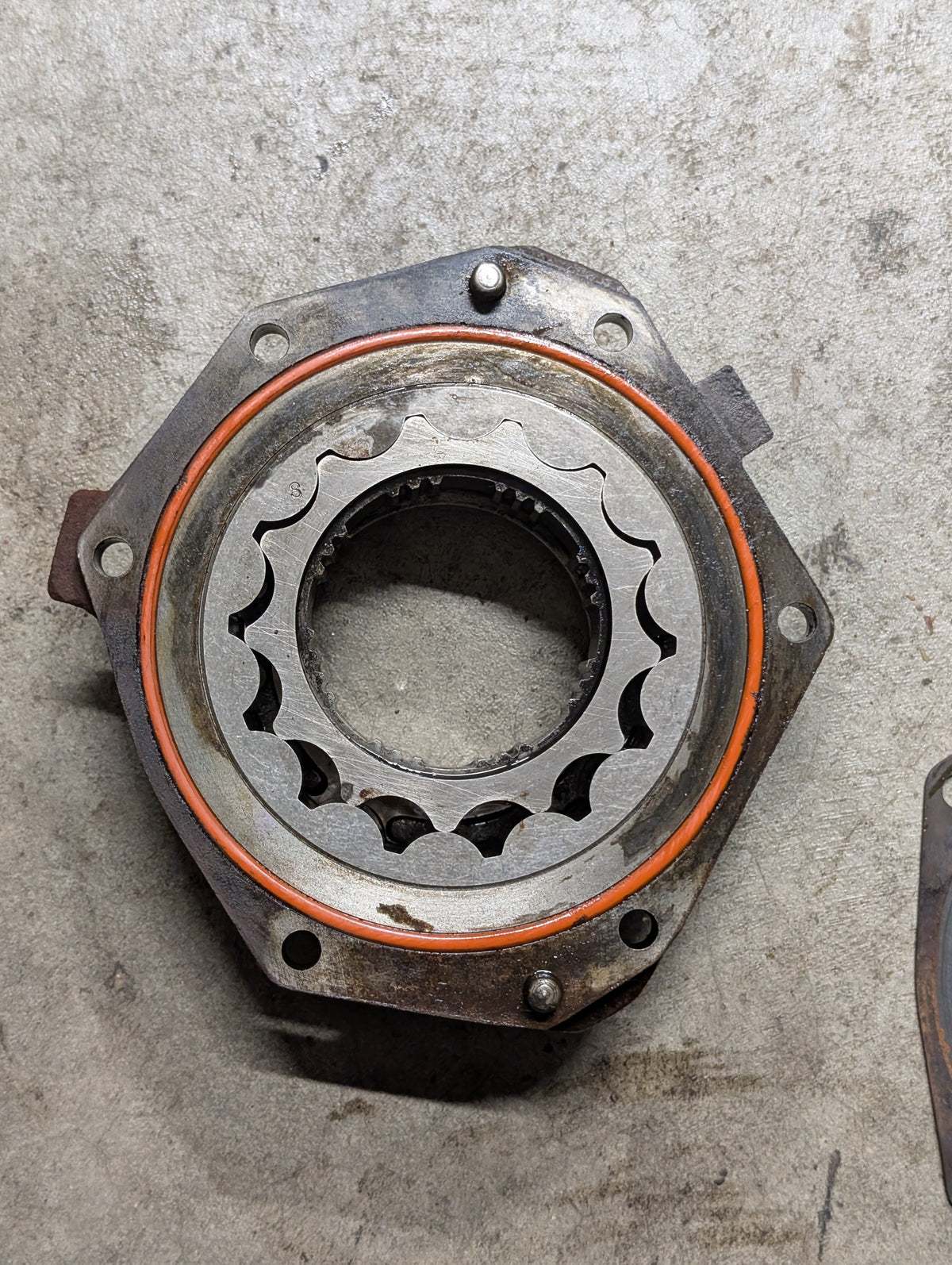 Engine Oil Pump IH International 675660C92 USED