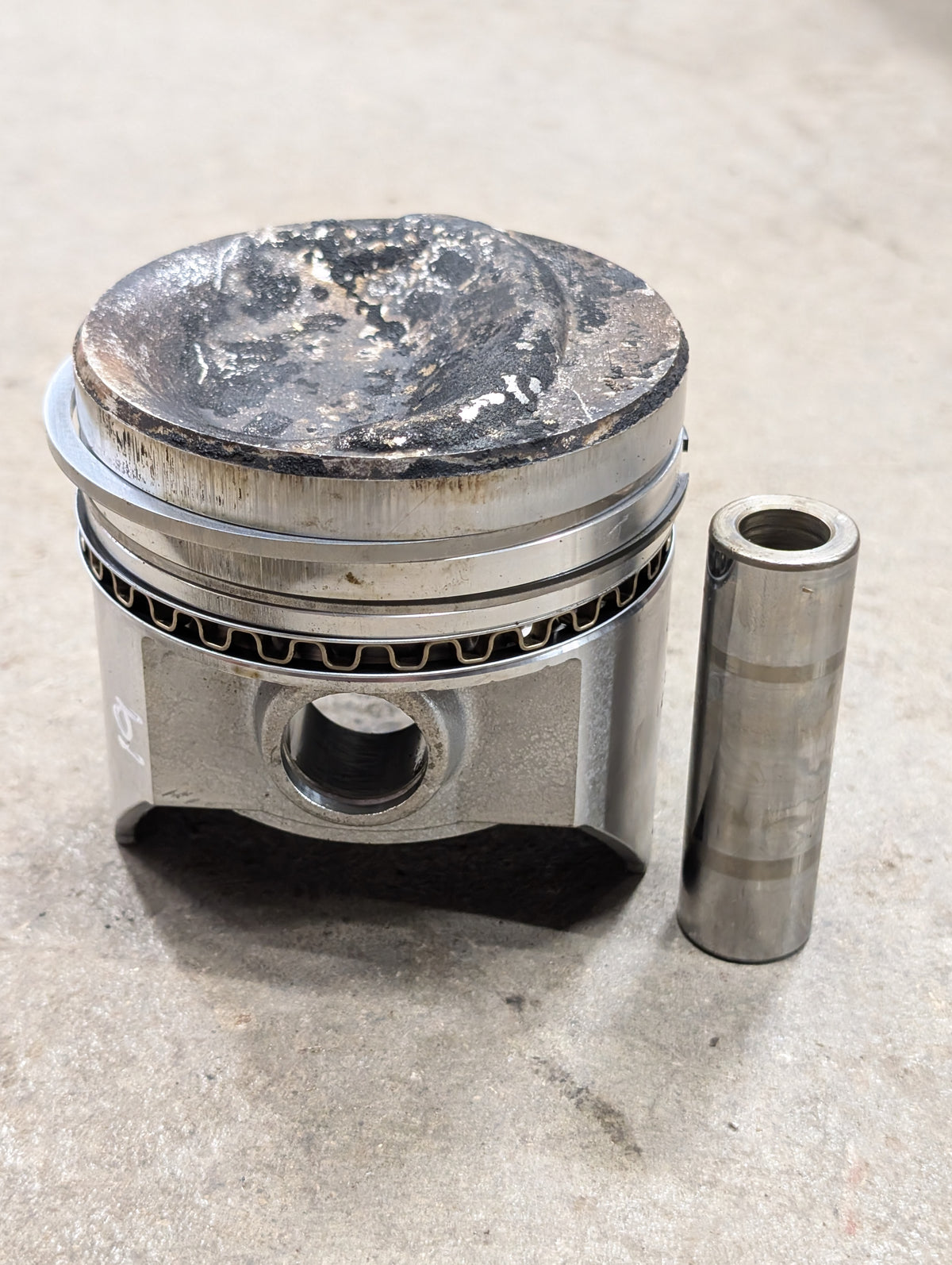 Piston IH International 382064R91 USED