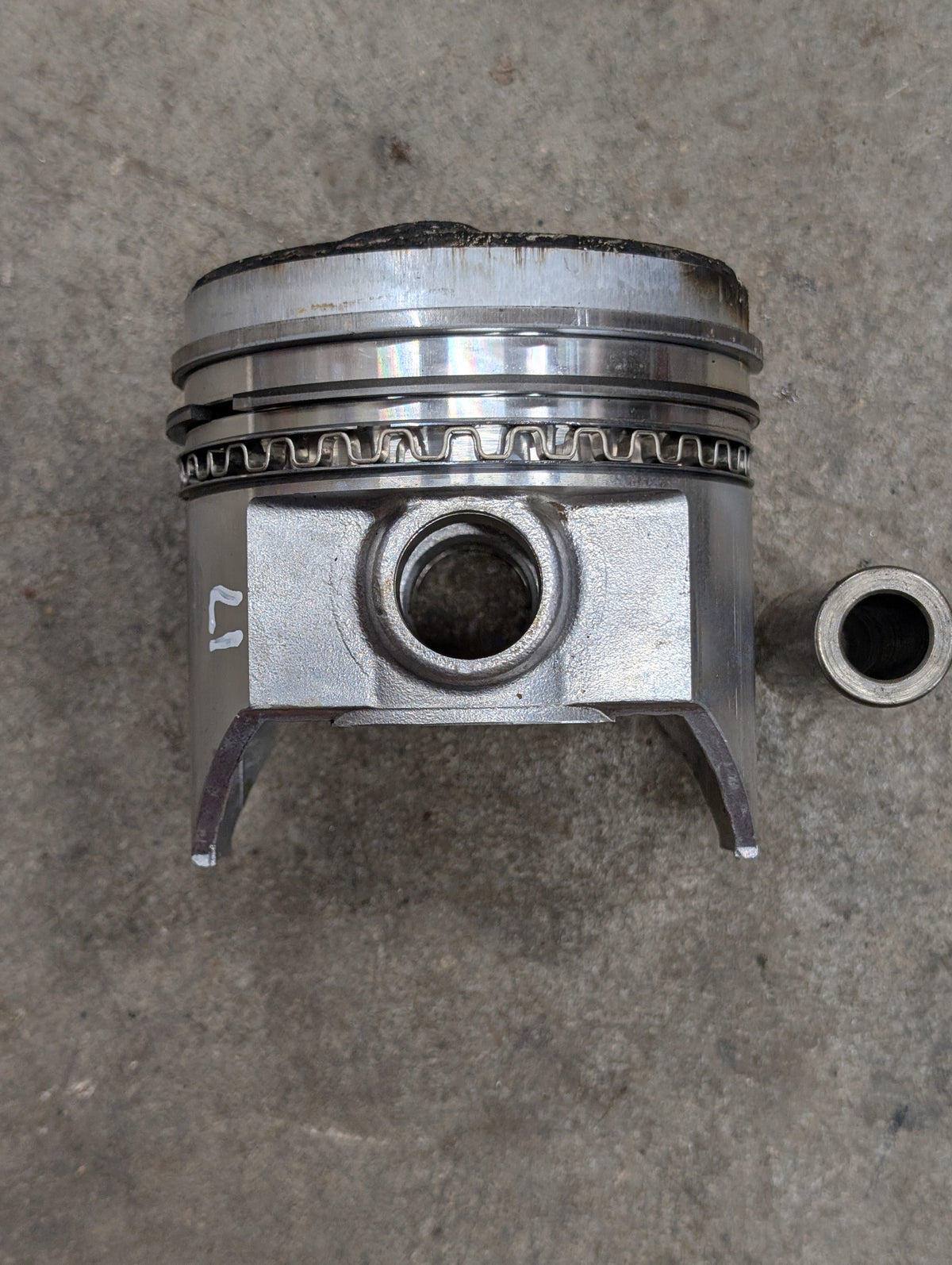 Piston IH International 382064R91 USED