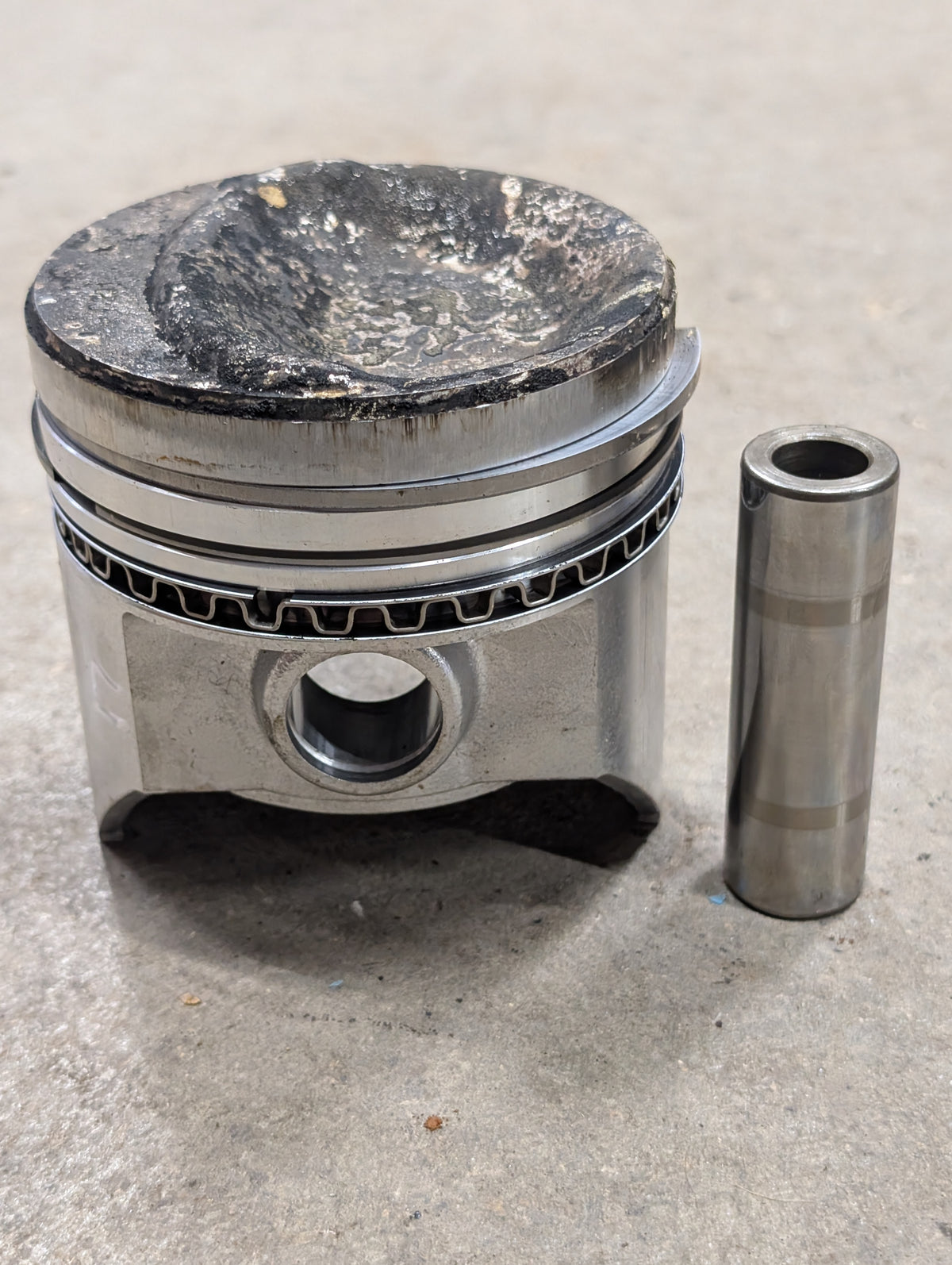 Piston IH International 382064R91 USED