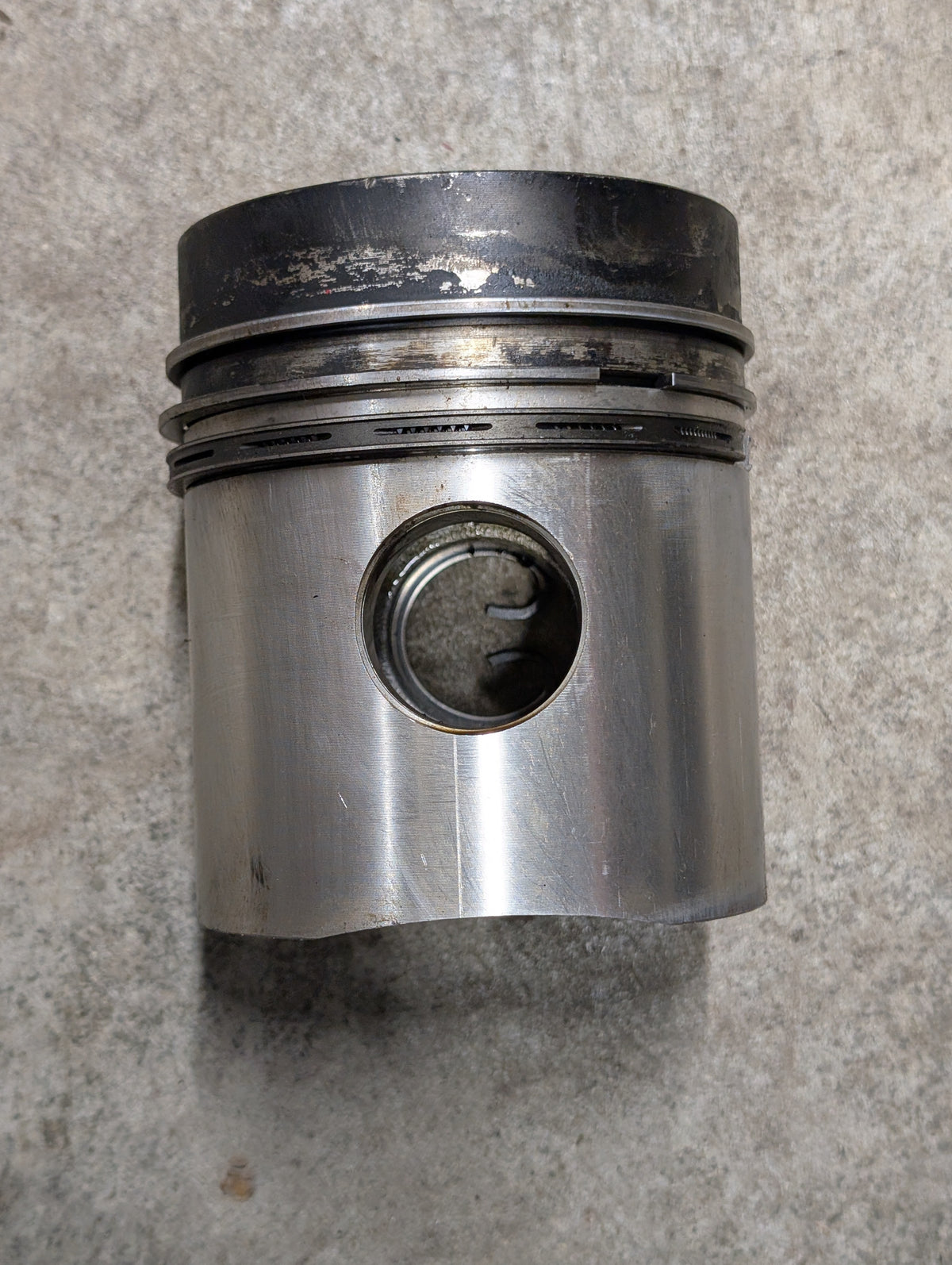 Piston IH International 670677C1 USED