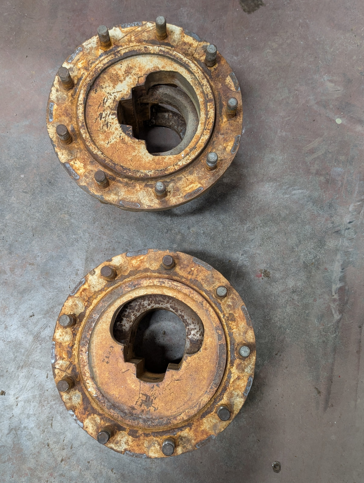 M&W Dual Hubs