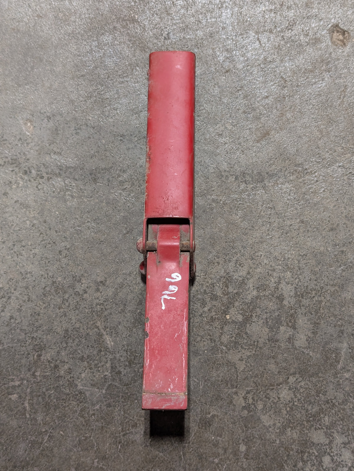 Air Cleaner Latch IH International 71913C1 USED