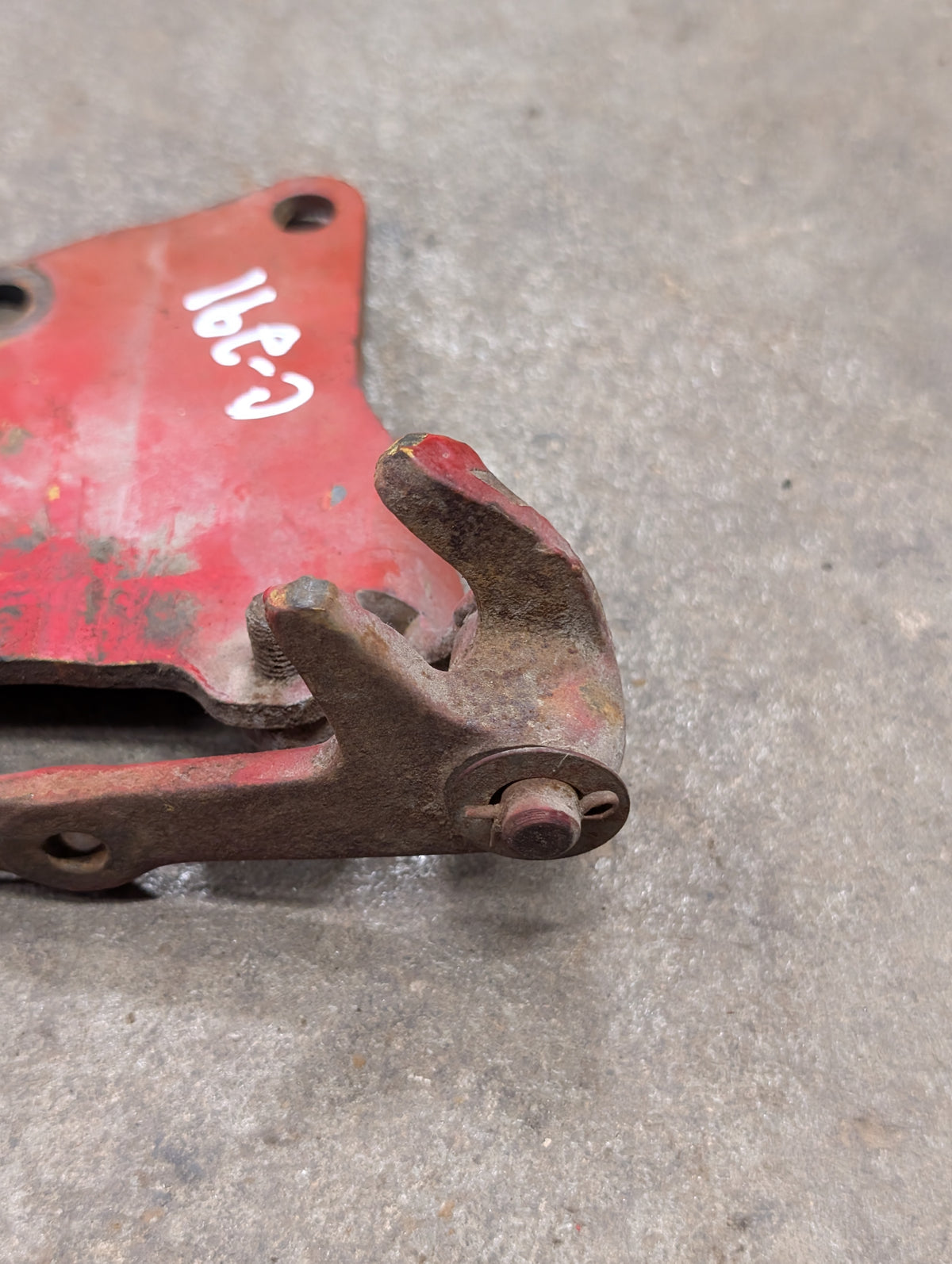 Governor Bracket & Lever IH International 378131R21 378133R1 USED