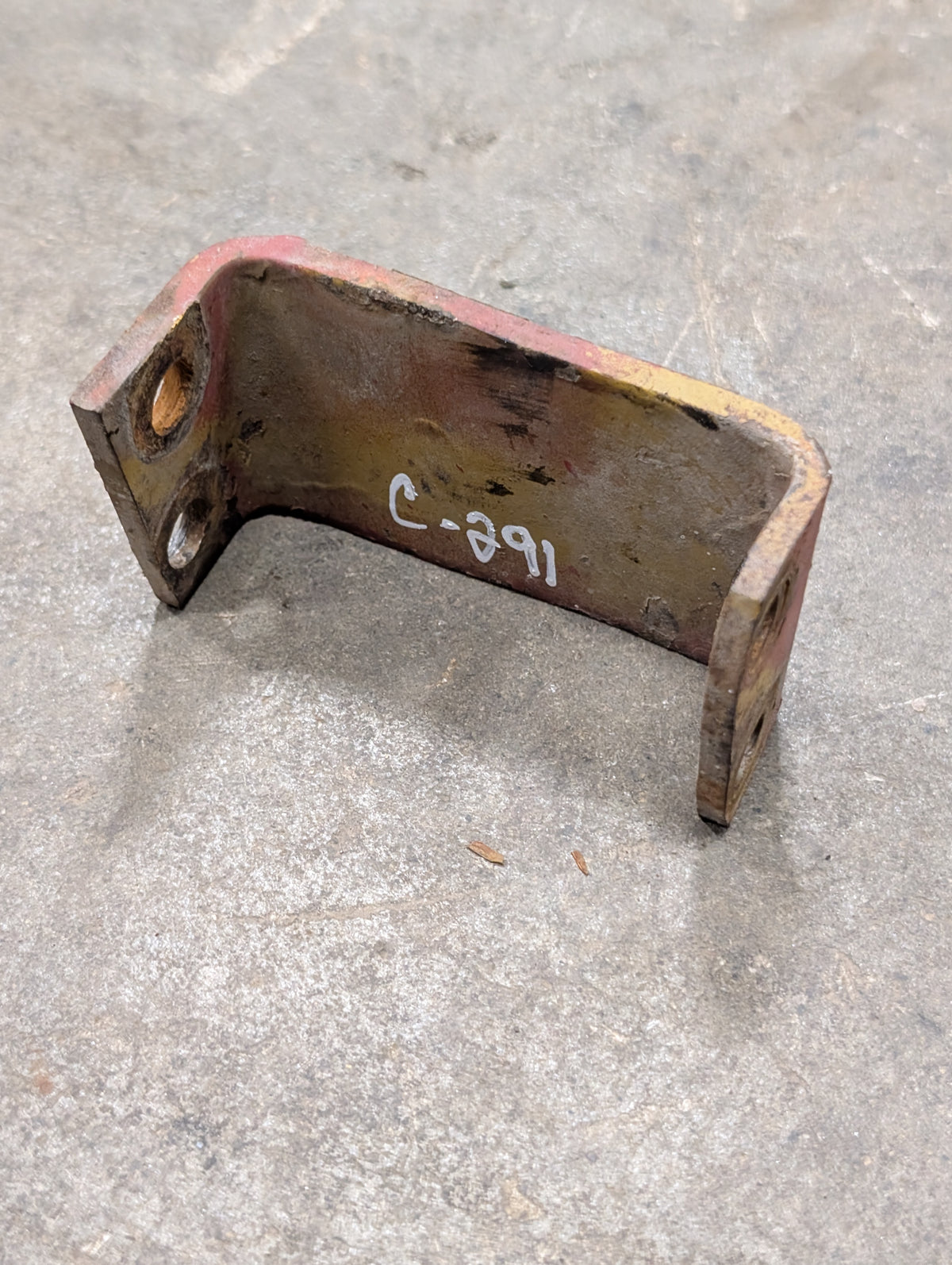 Alternator Mounting Bracket IH International 384991R1 USED