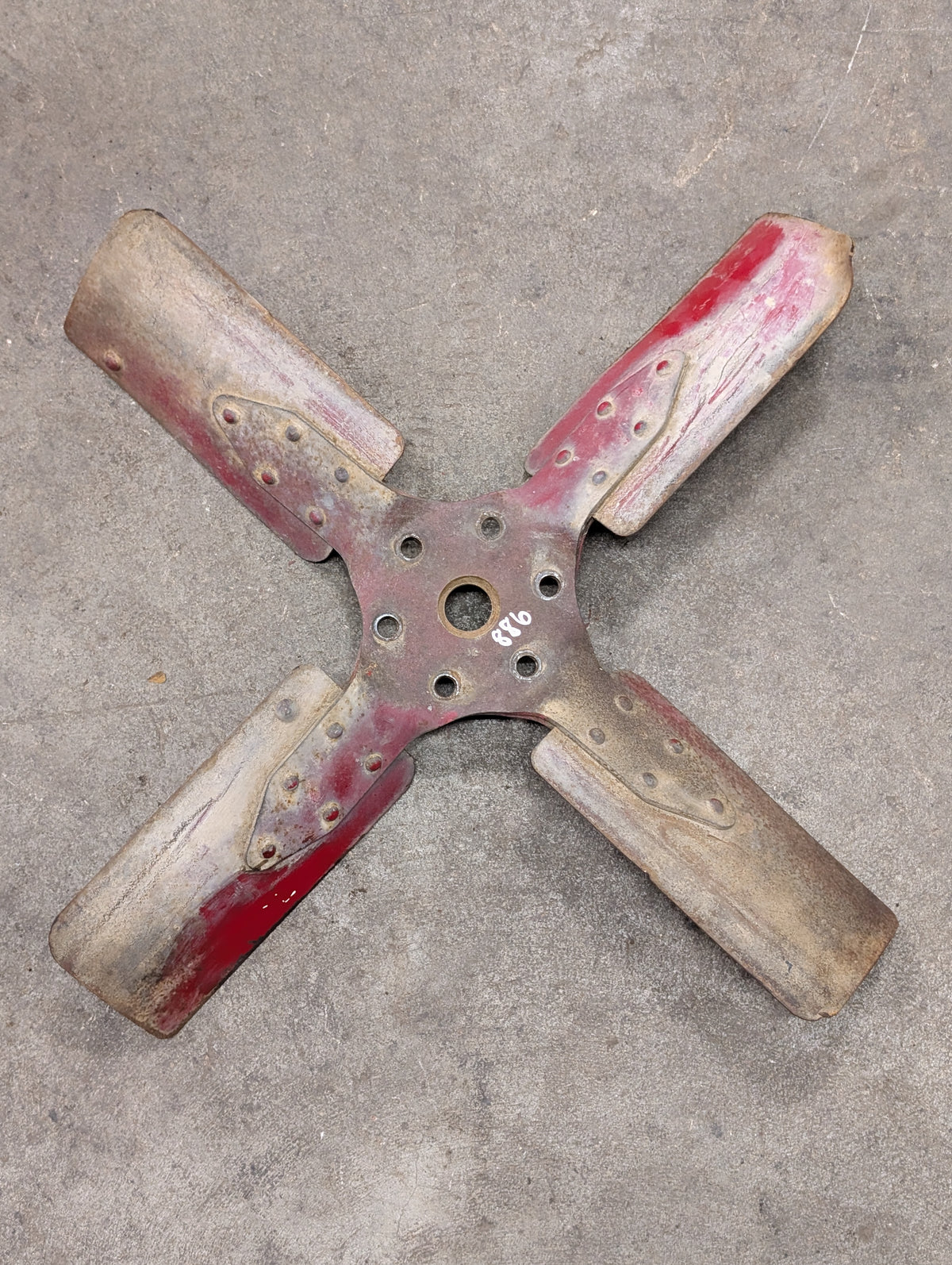 4 Blade Fan IH International 539127R1 USED
