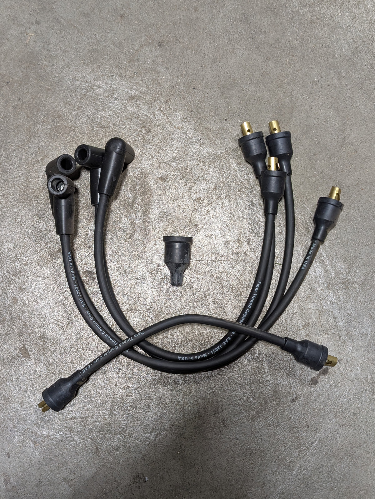 Spark Plug Wiring Set Farmall 352951R1 NEW