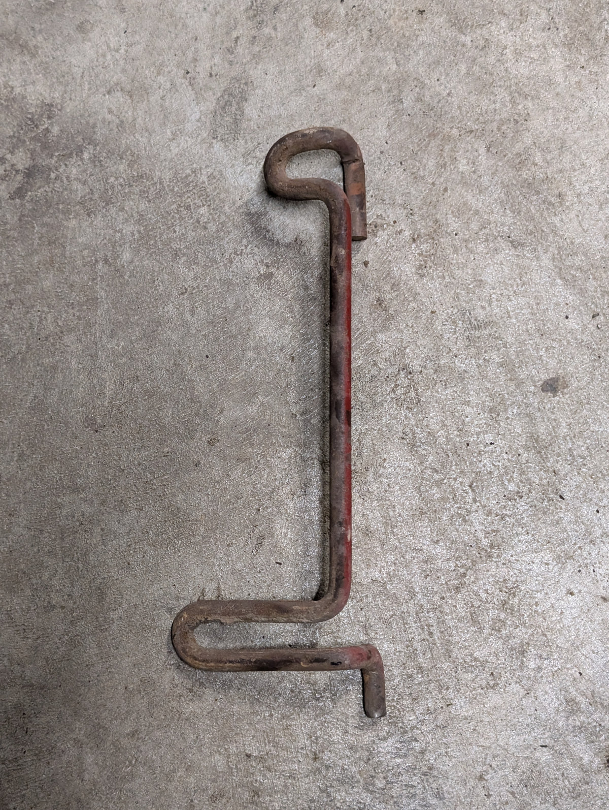 Condenser Hinge IH International 104746C1 USED