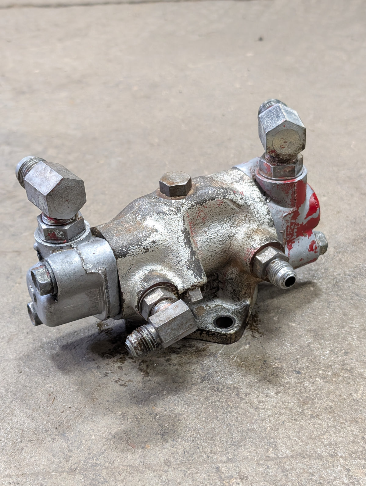 Power Steering Pilot Valve IH International 527492R91 396726R91 USED
