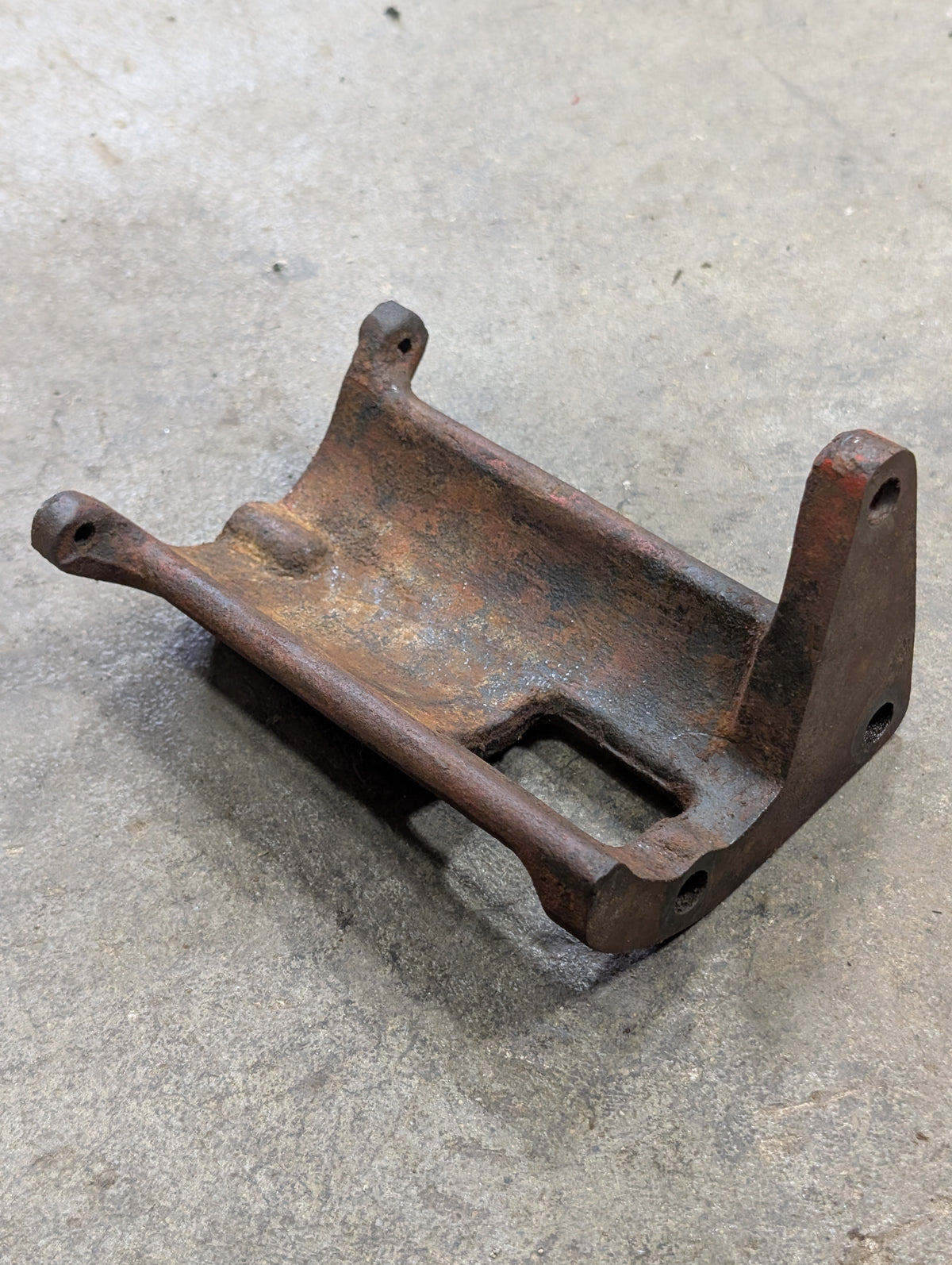 Quadrant Support Bracket IH International 532512R1 USED