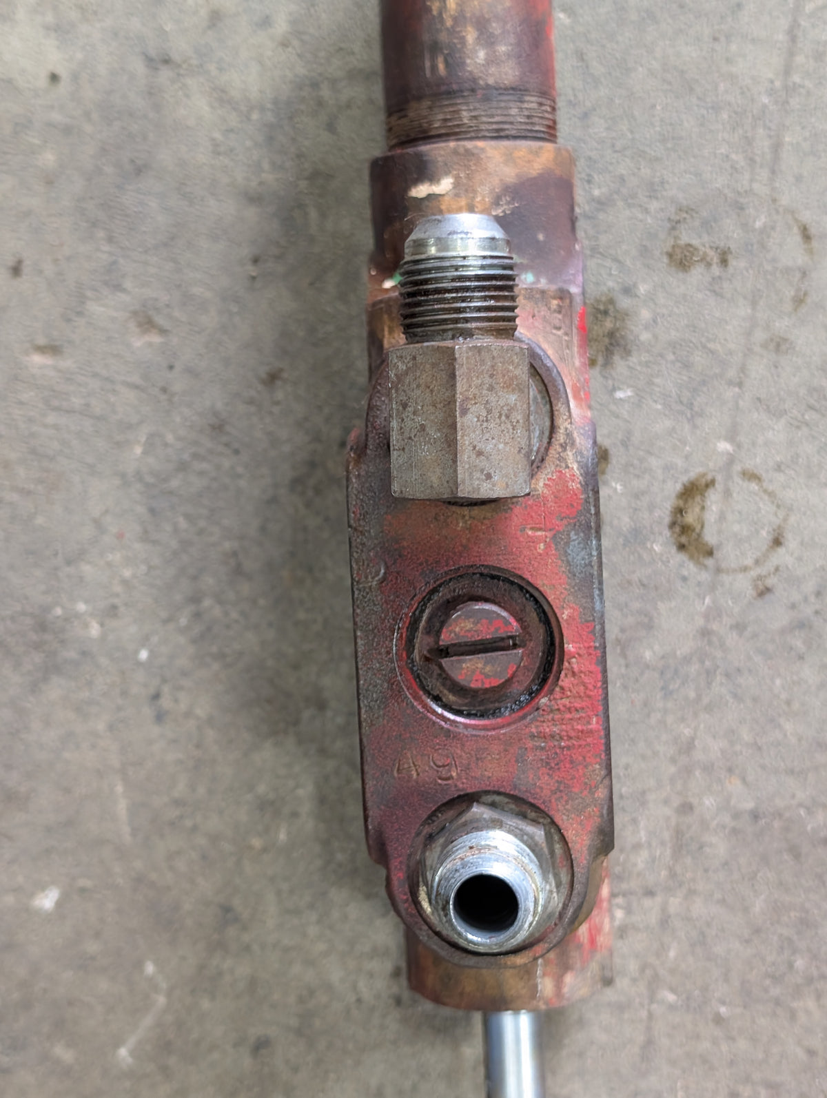 Remote Auxiliary Valve International 390827R1 390826R92 USED