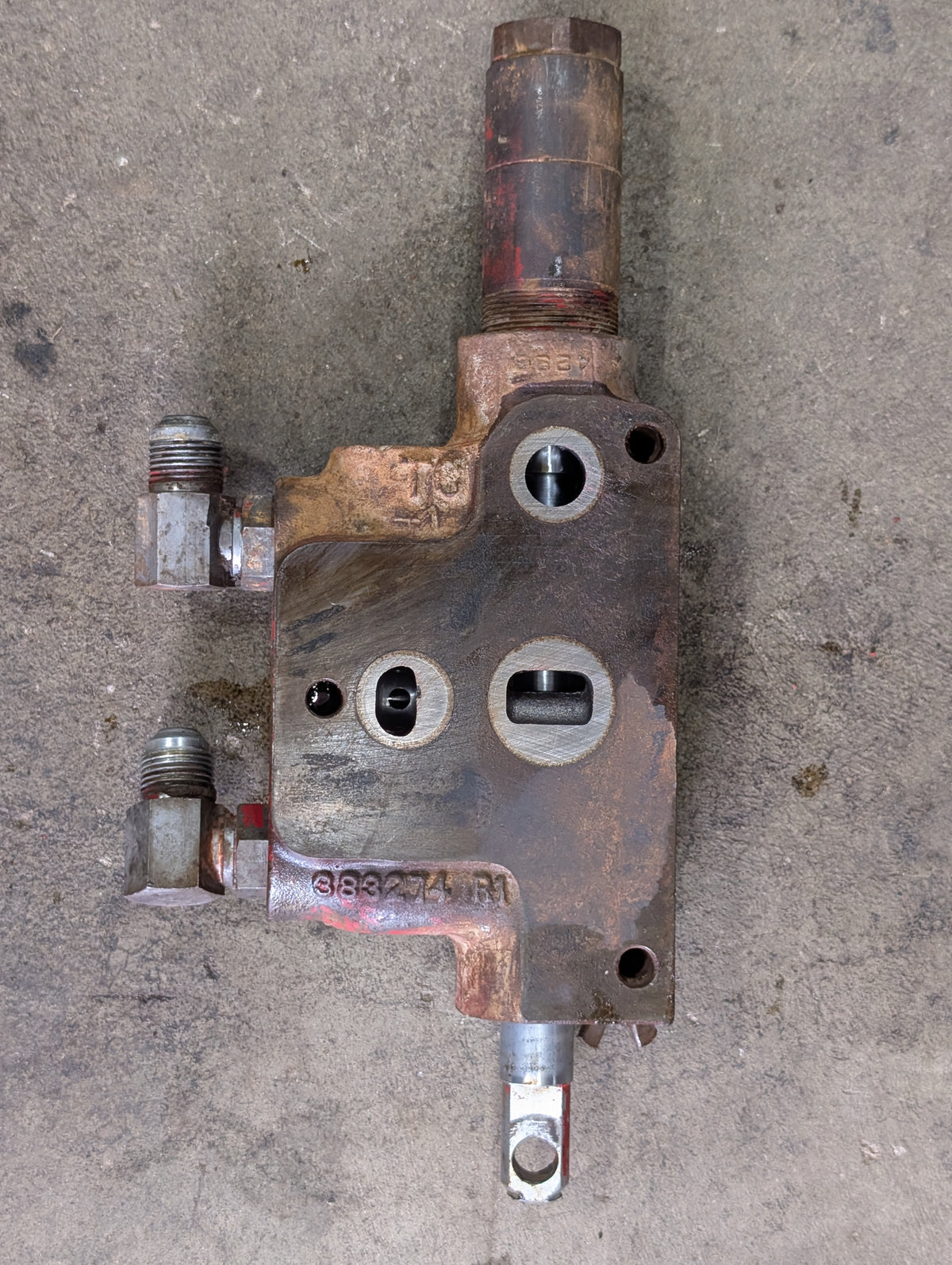 Hydraulic Auxiliary Valve International 383267R94 383274R1 USED