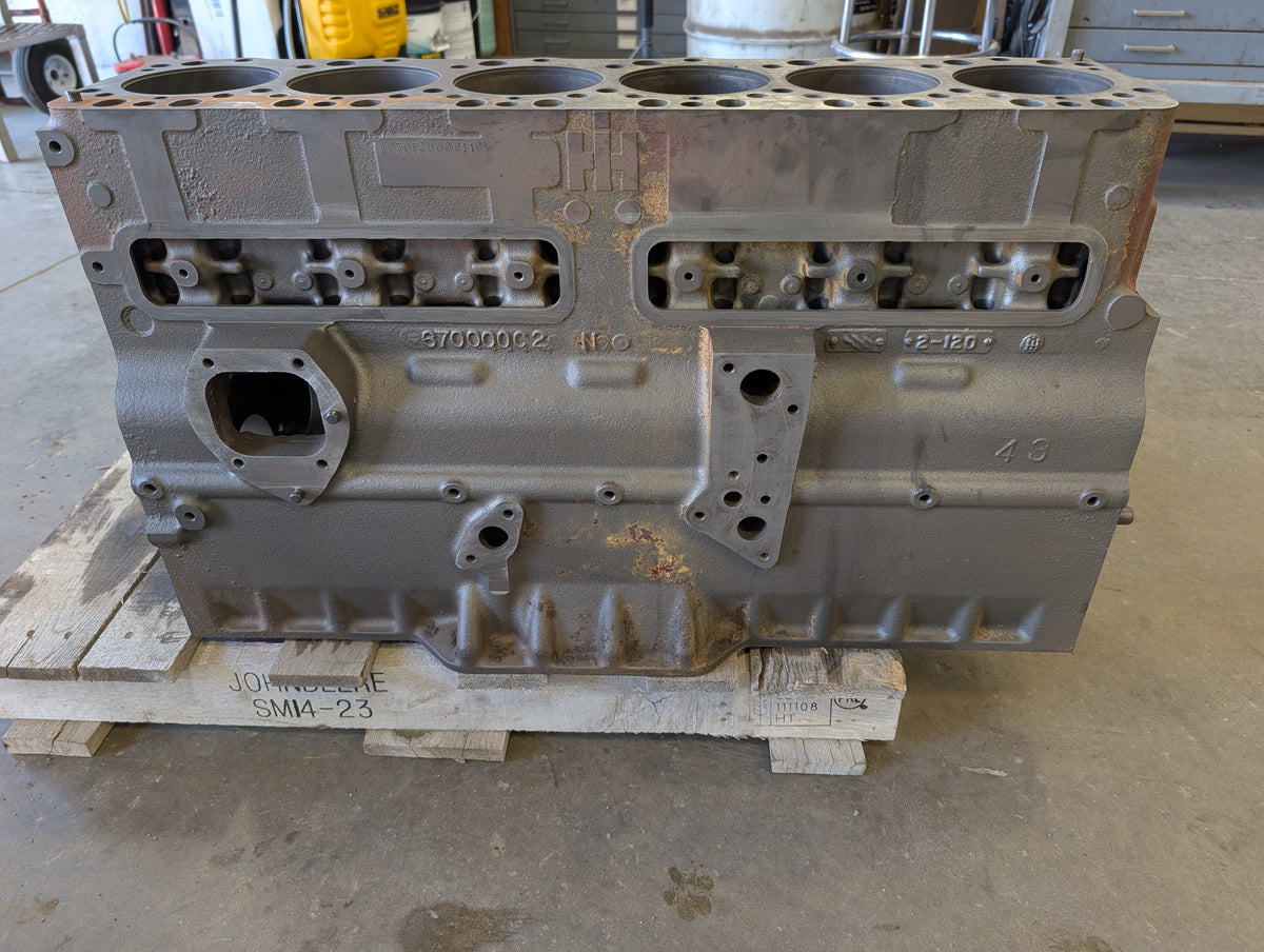 DT-407 Engine Block IH International 670000C2 USED